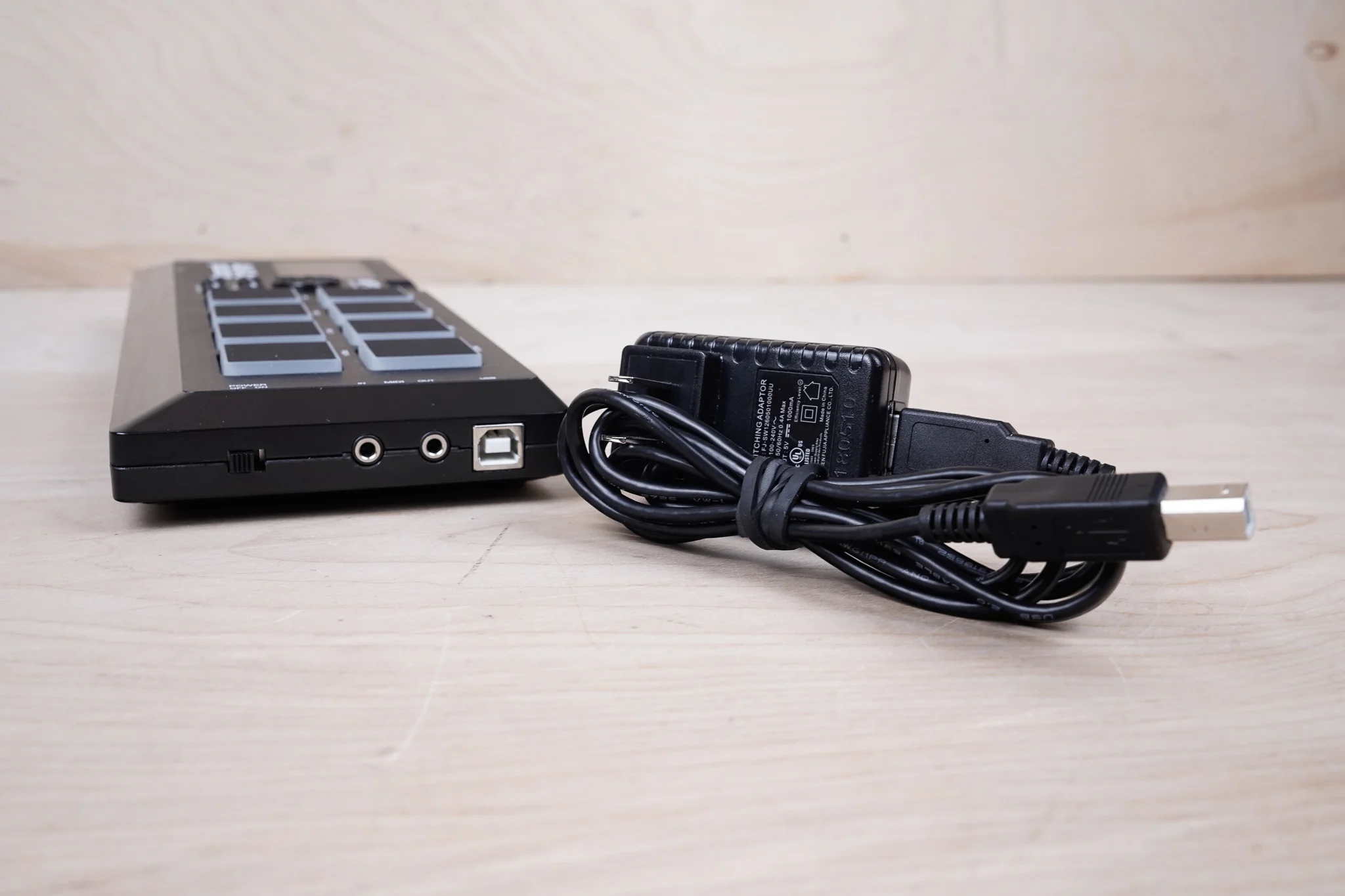 Akai MPX8 SD Sample Player in Box w/ USB Cable, Power Supply - Image 7