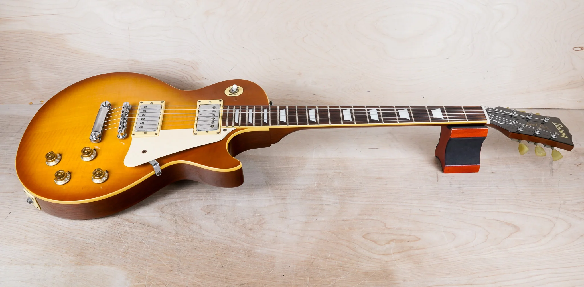 Burny Super Grade RLG-55 1999 Honeyburst w/ Bag - Image 2