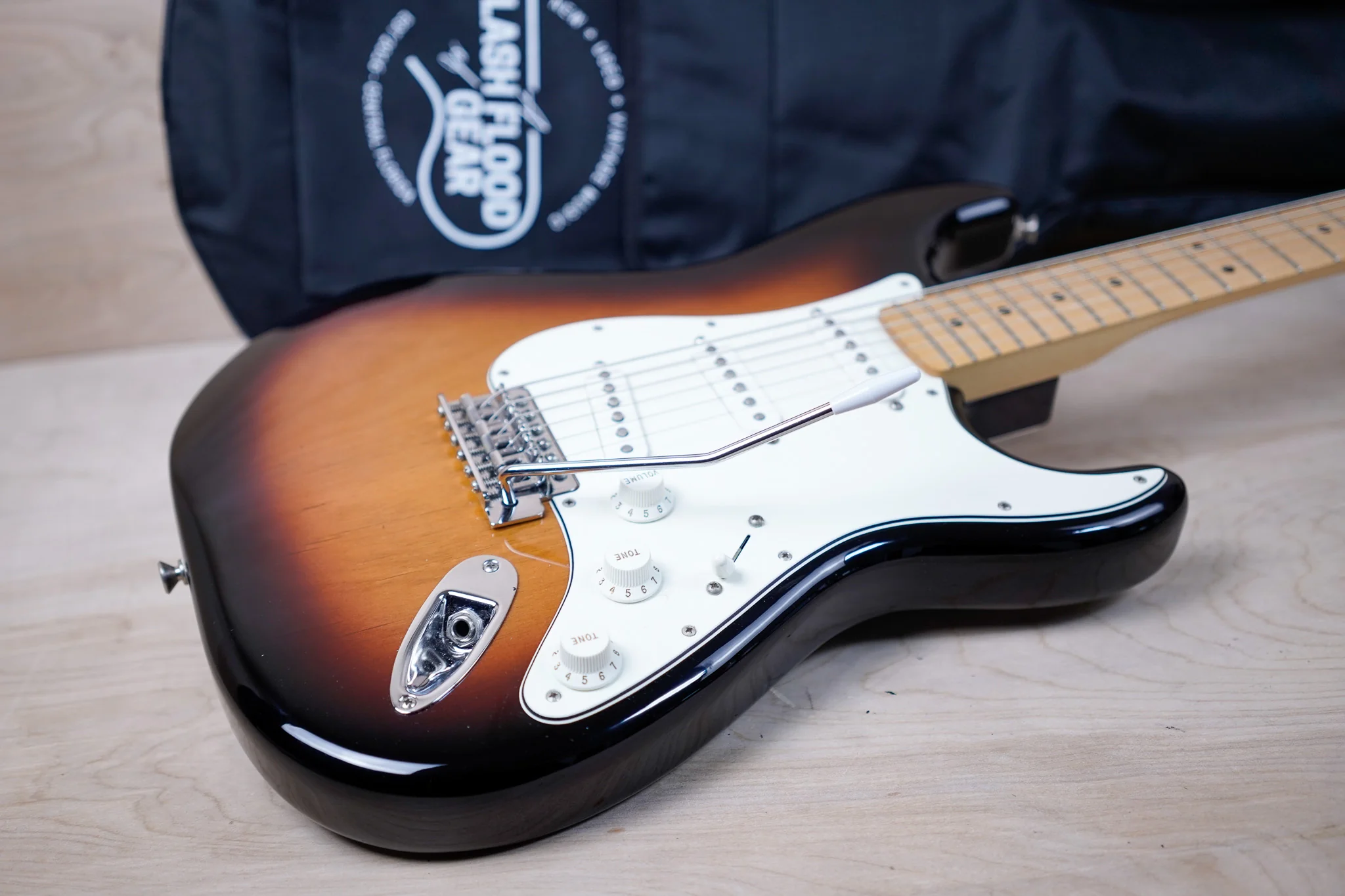 Fender Custom Build Subsonic Baritone Stratocaster Sunburst SSS 27" Scale - Image 7