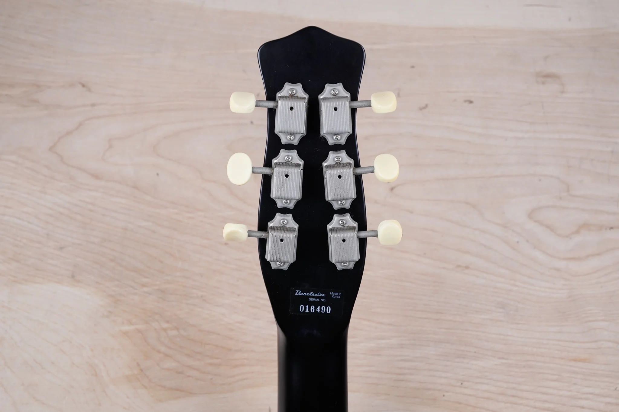 Danelectro U-2 Reissue MIK 2001 Black w/ Bag - Image 15