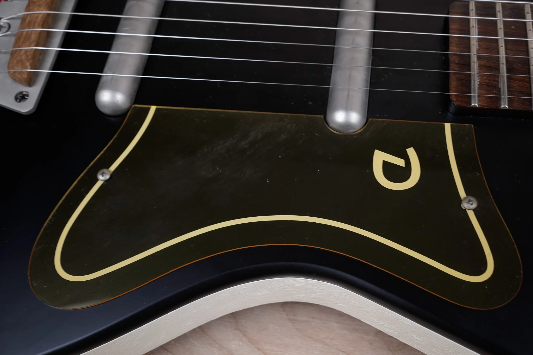 Danelectro U-2 Reissue MIK 2001 Black w/ Bag - Image 9