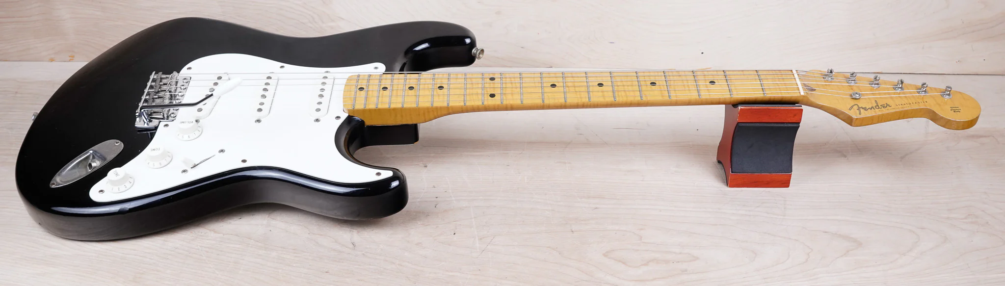 Fender 40th Anniversary ST54-70AS Stratocaster Reissue MIJ 1994 Black Japan w/ Foto Flame Neck w/ Bag - Image 2