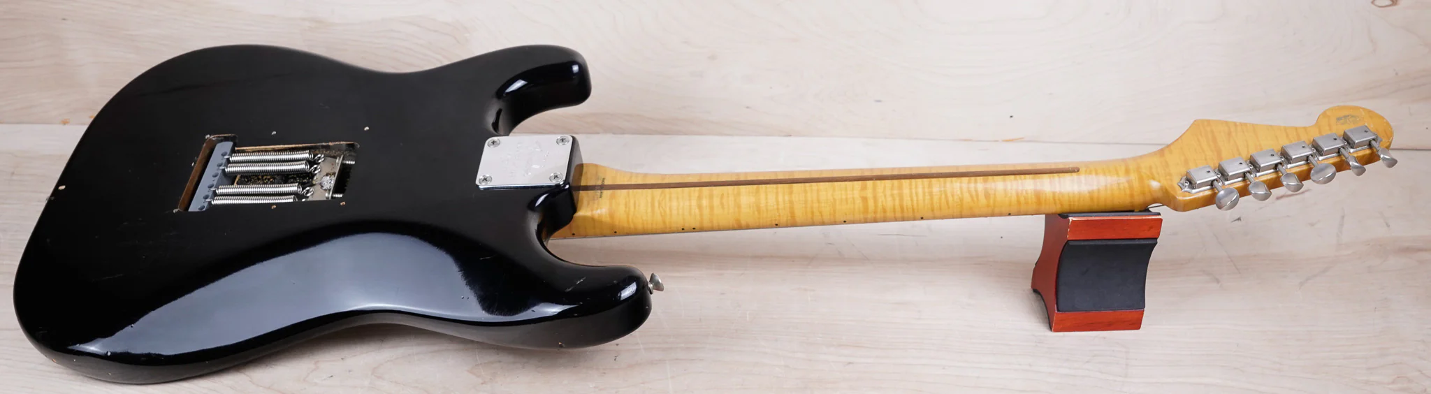Fender 40th Anniversary ST54-70AS Stratocaster Reissue MIJ 1994 Black Japan w/ Foto Flame Neck w/ Bag - Image 9