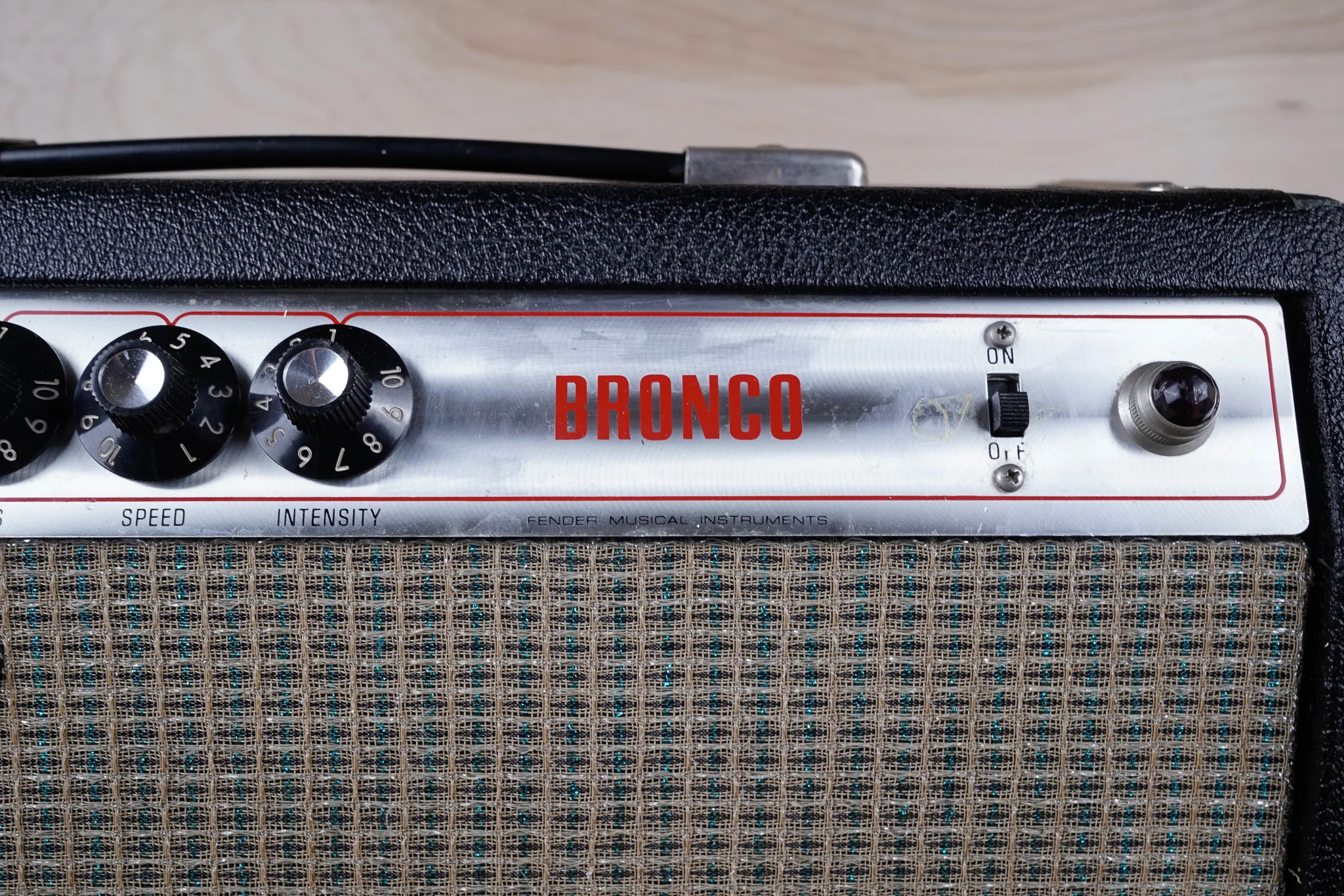 Fender Bronco 6-Watt 1x8" Guitar Combo 1971 Silverface - Image 4