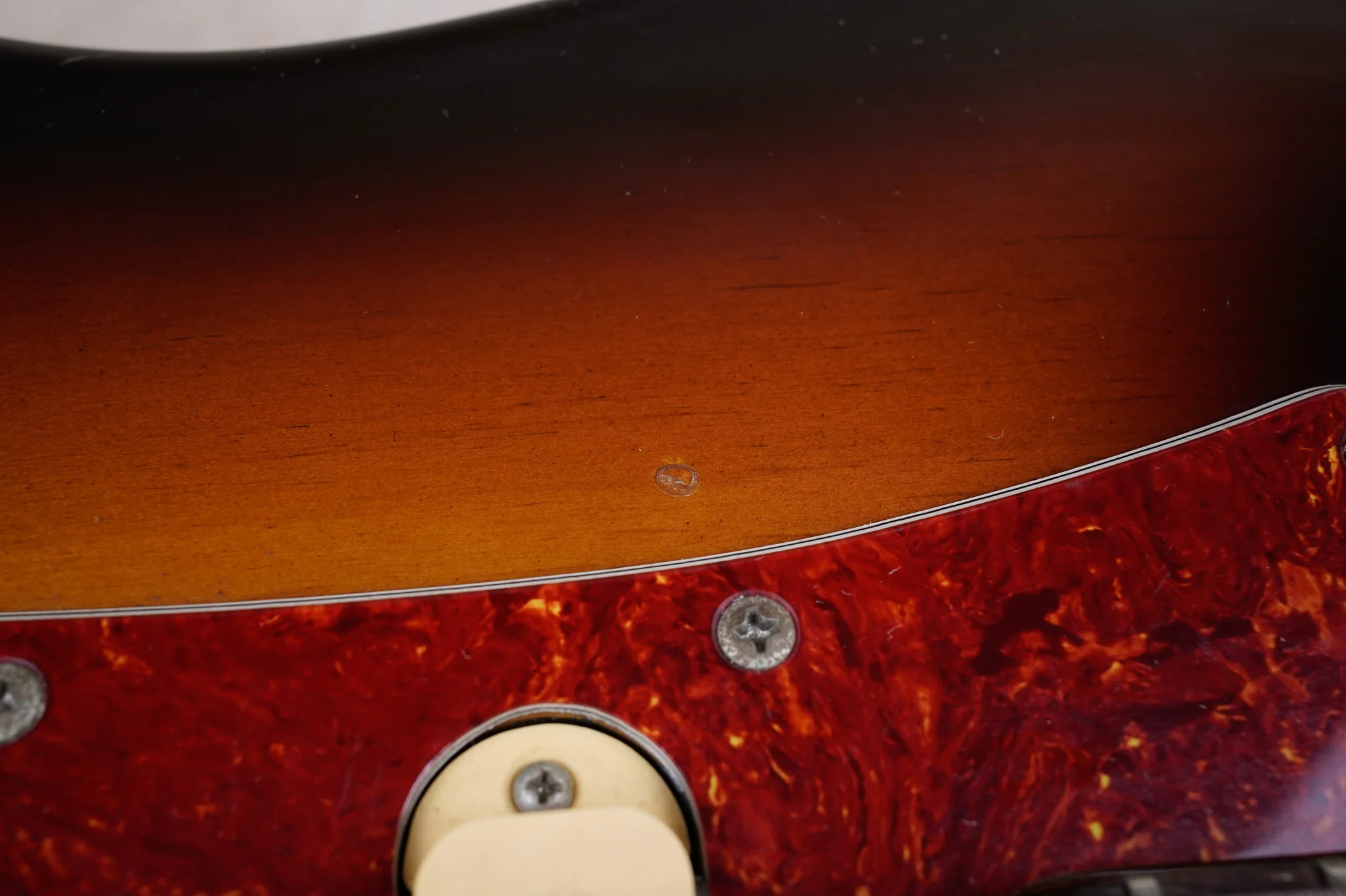 Fender Custom Edition Bass VI MIJ 1992 Sunburst Made in Japan w/ Bag - Image 4