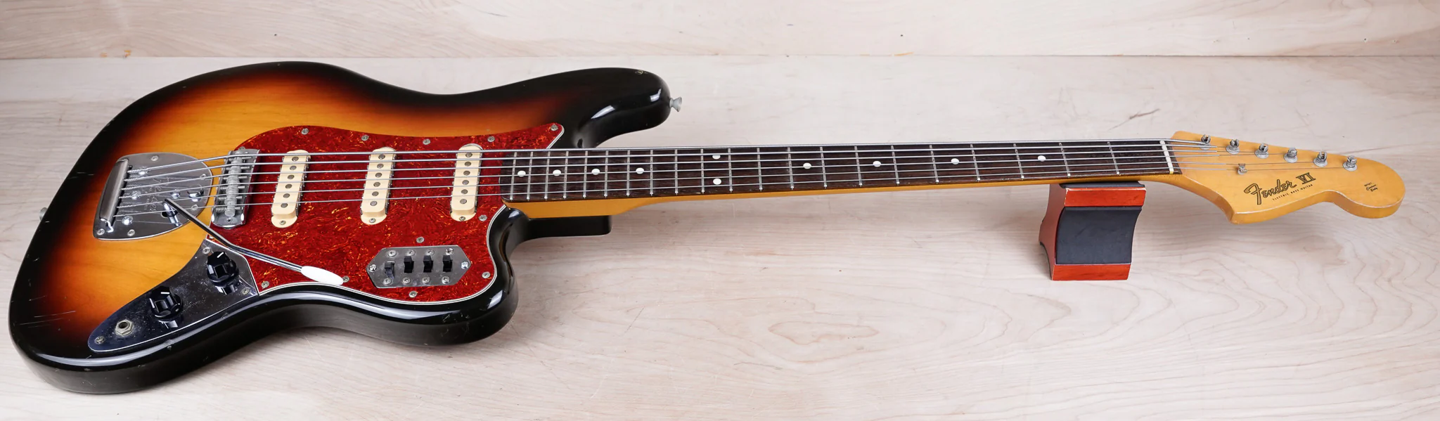 Fender Custom Edition Bass VI MIJ 1992 Sunburst Made in Japan w/ Bag - Image 8