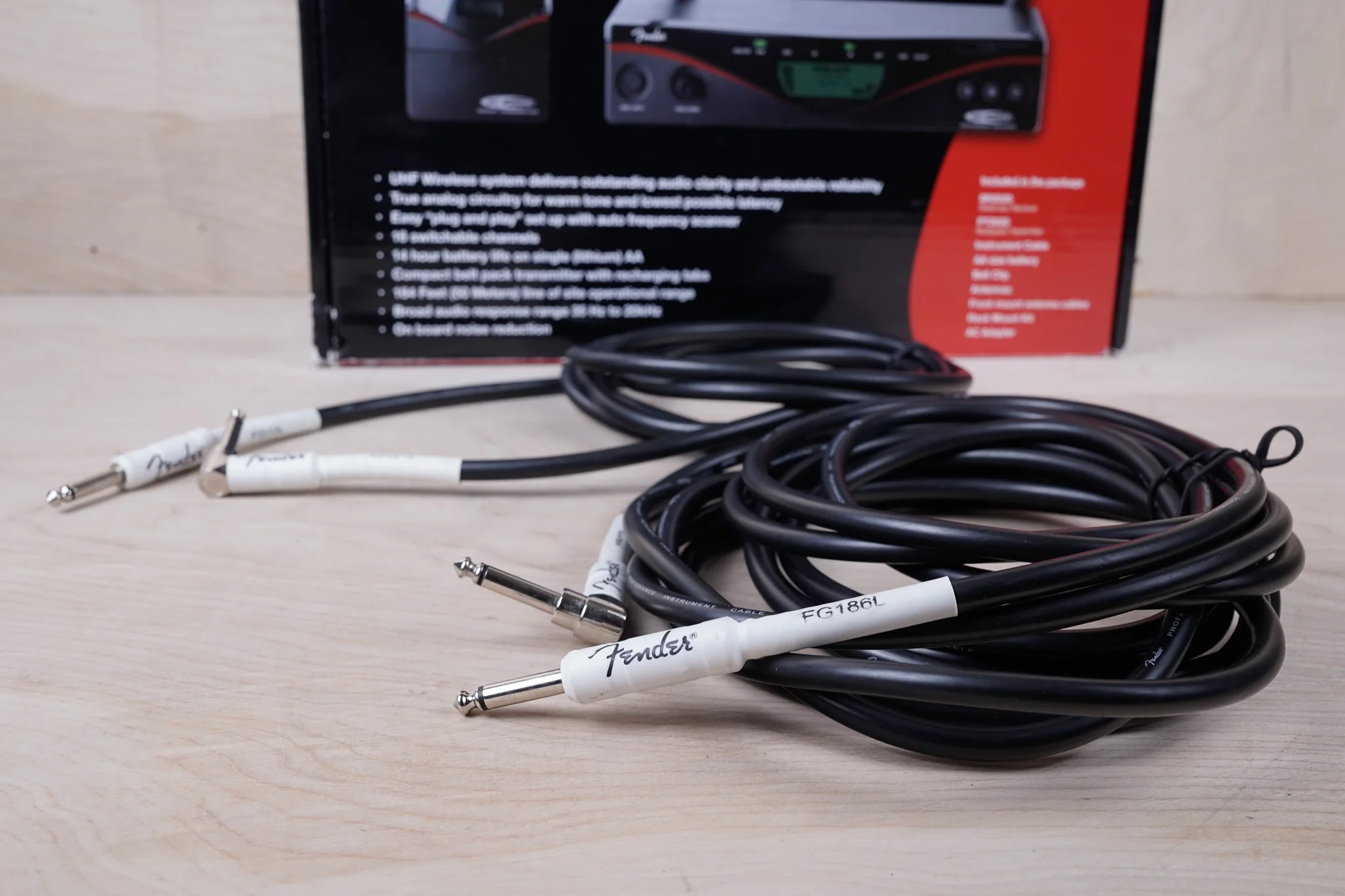 Fender FWG2020 UHF Wireless Instrument System Bundle SR20202 PT2020 - Image 4