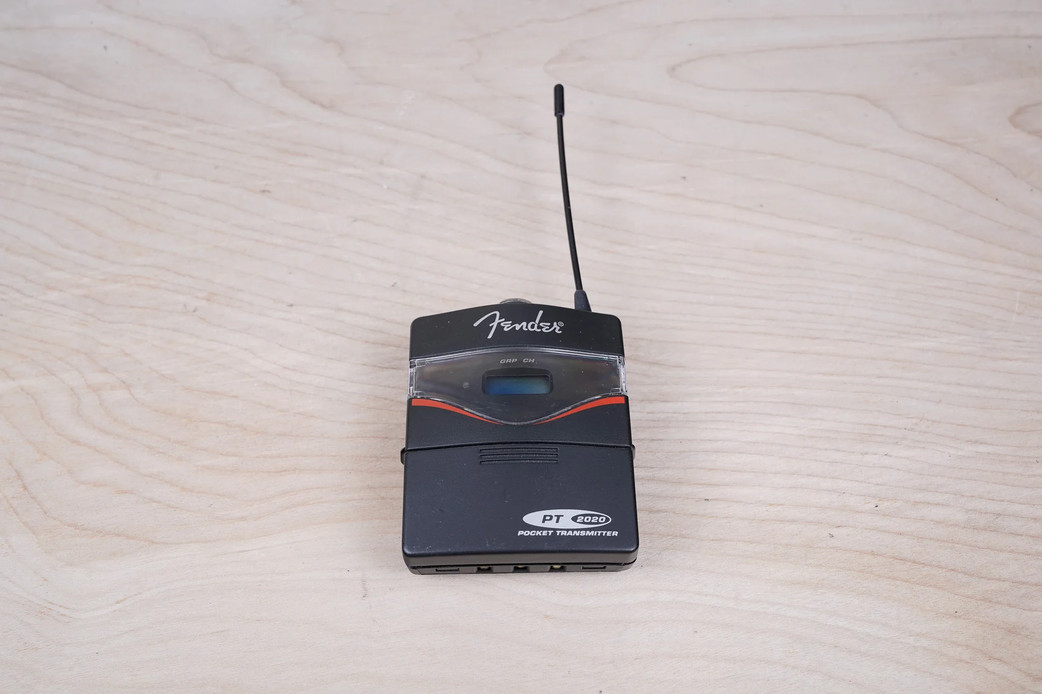 Fender FWG2020 UHF Wireless Instrument System Bundle SR20202 PT2020 - Image 5
