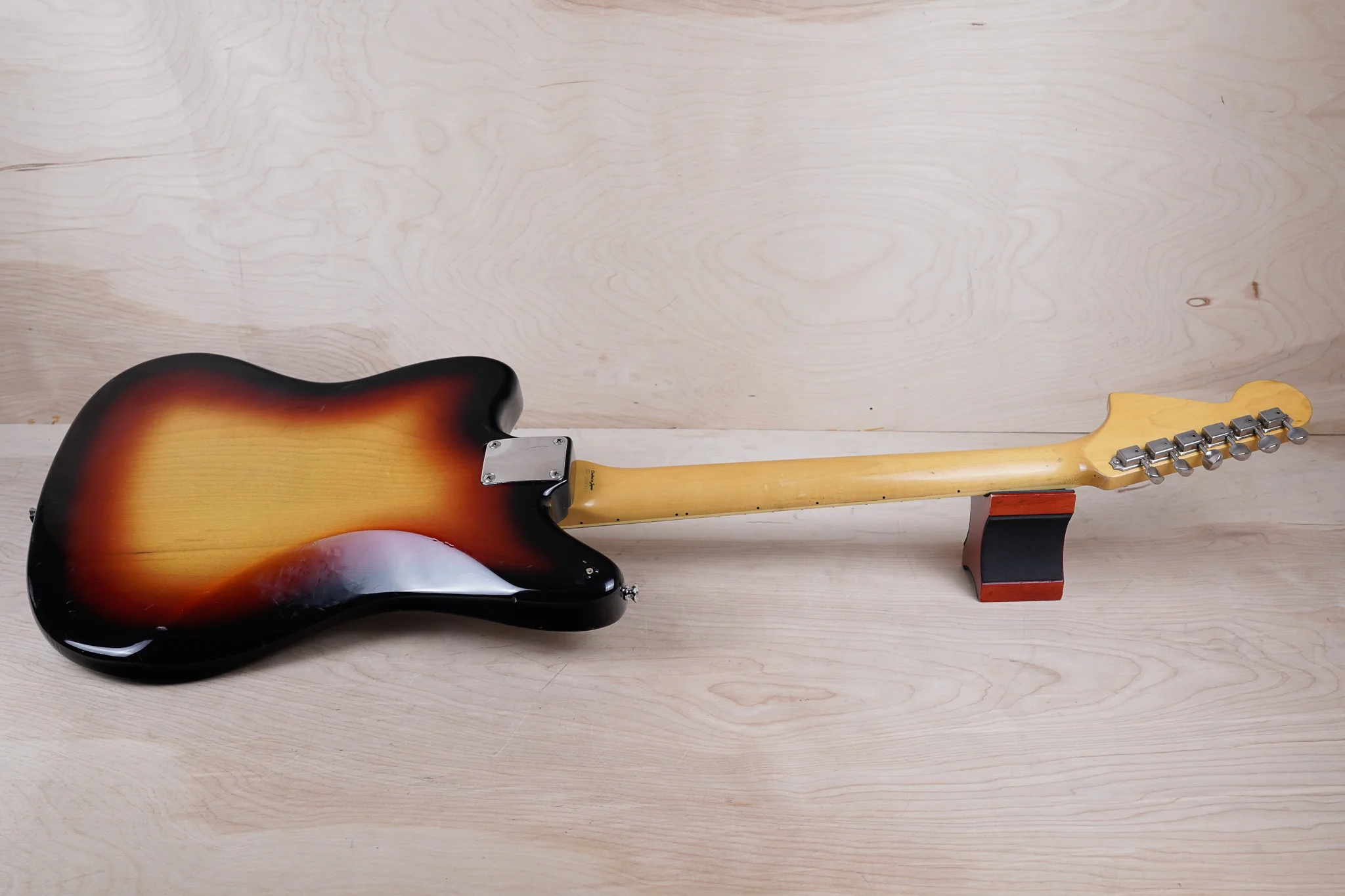 Fender HJG-66KC V Ikebe Limited Kurt Cobain Signature Jaguar CIJ 2002 Sunburst Japan w/ Bag - Image 12