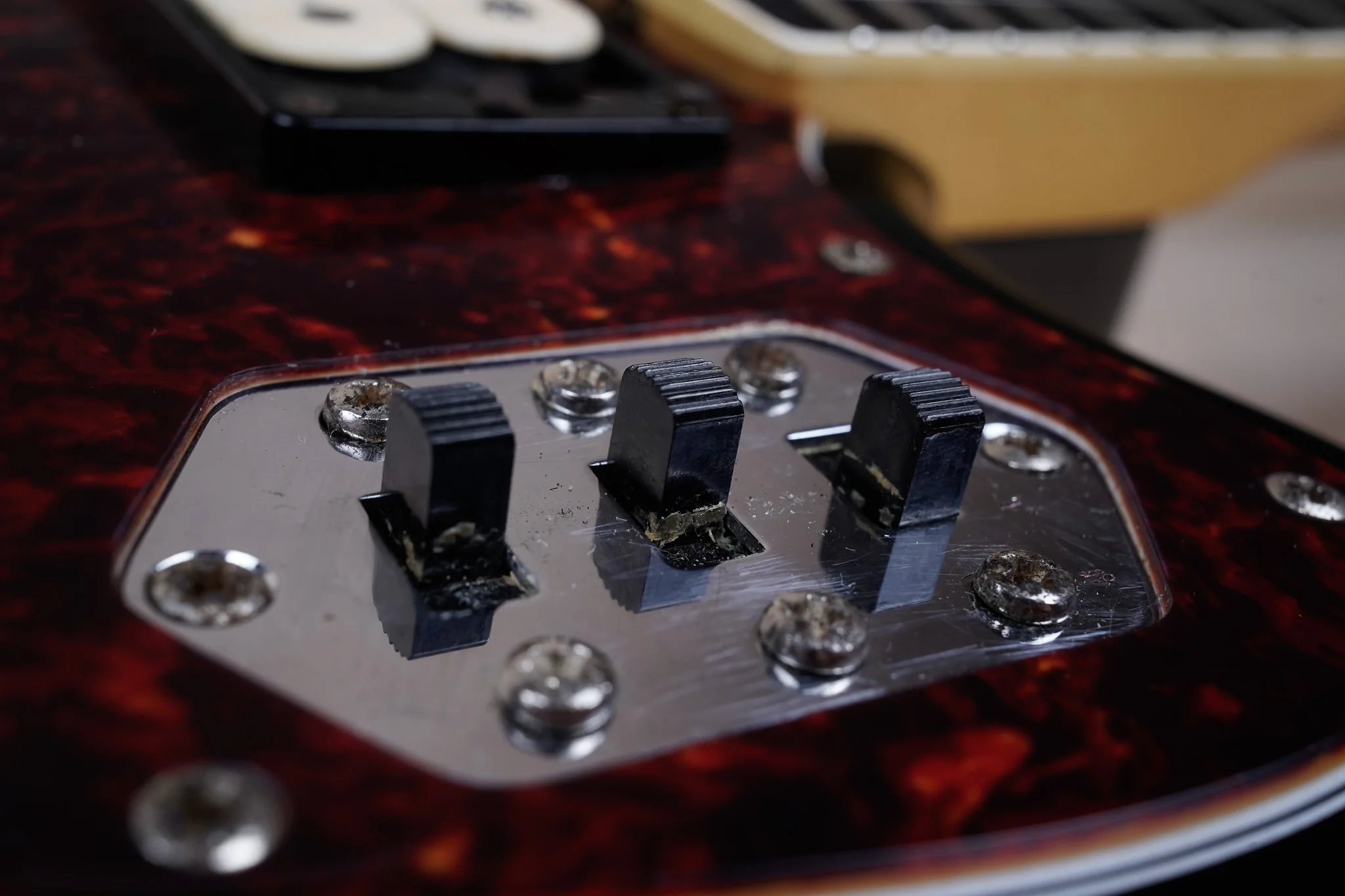 Fender HJG-66KC V Ikebe Limited Kurt Cobain Signature Jaguar CIJ 2002 Sunburst Japan w/ Bag - Image 27