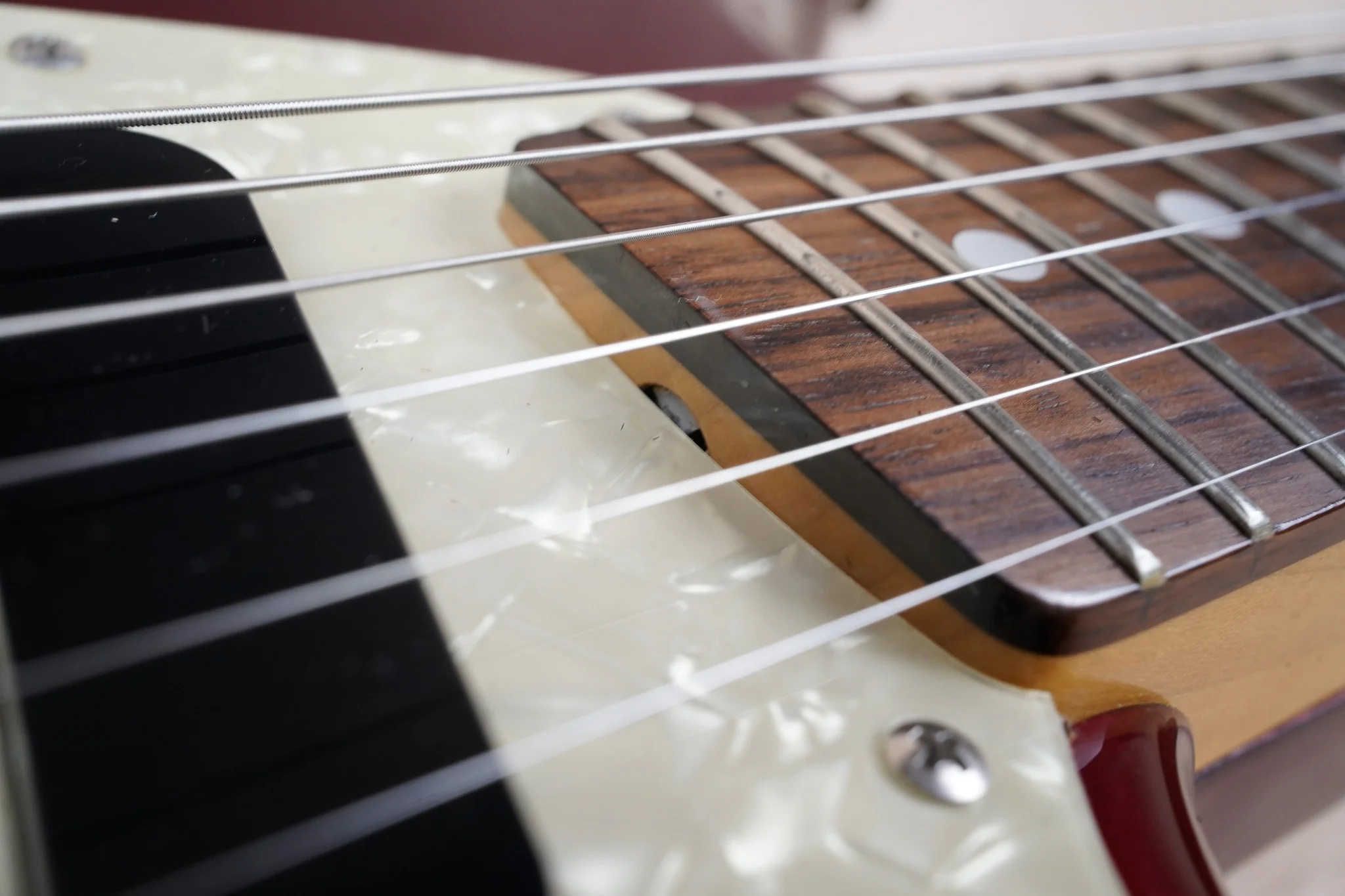 Fender MG73-CO MH Competition Mustang Reissue CIJ 2004 Old Candy Apple Red Matching Headsttock w/ Bag - Image 8