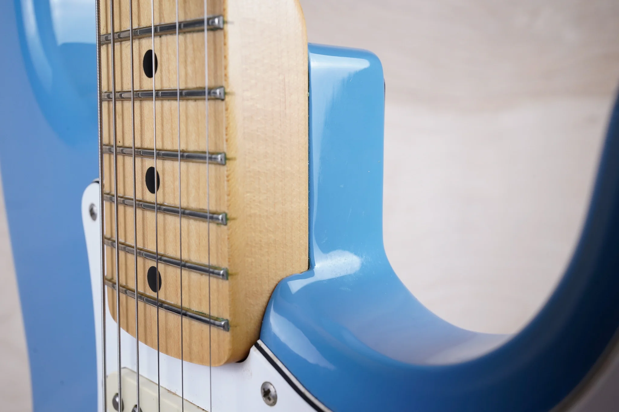 Fender MIJ Hybrid '68 Stratocaster 2020 California Blue Made in Japan w/ Bag - Image 17