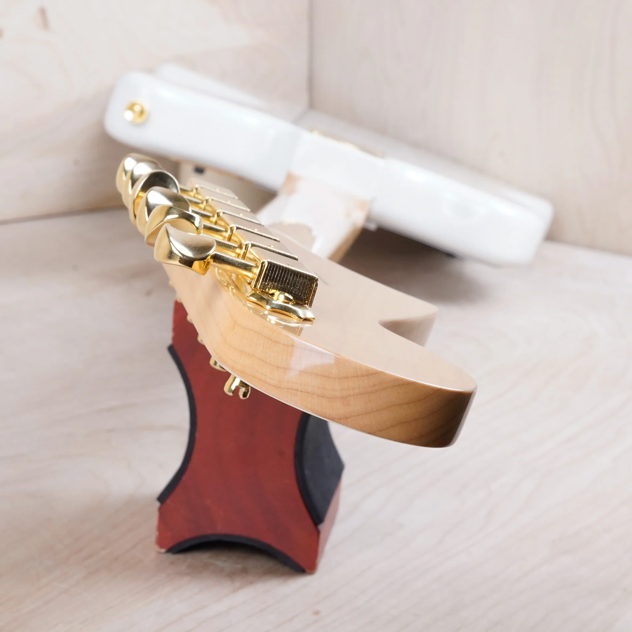 Fender MIJ Traditional '60s Jaguar 2025 Collection White Pearl w/ Bag - Image 11
