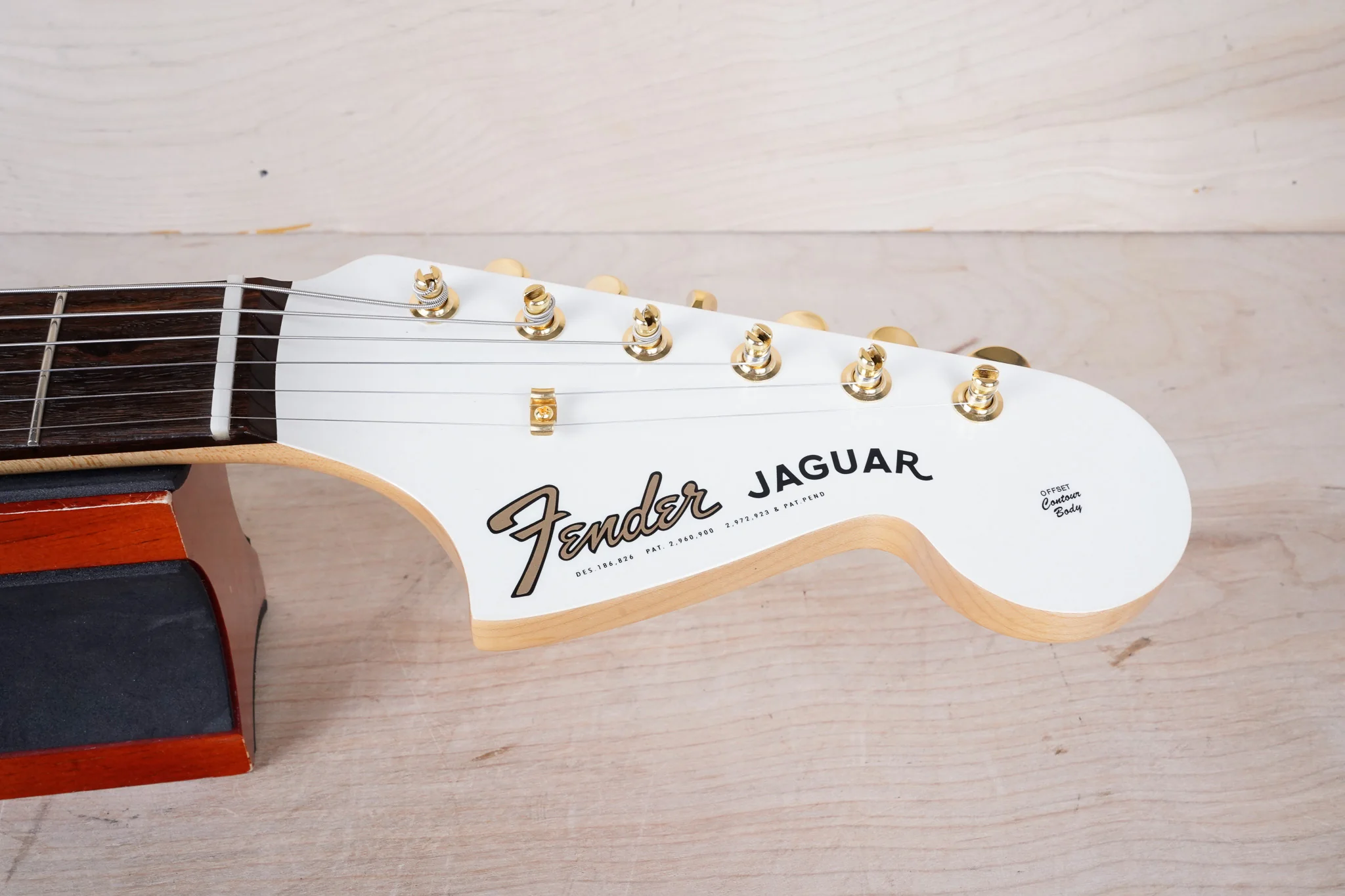 Fender MIJ Traditional '60s Jaguar 2025 Collection White Pearl w/ Bag - Image 3