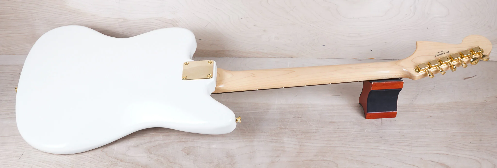 Fender MIJ Traditional '60s Jaguar 2025 Collection White Pearl w/ Bag - Image 7