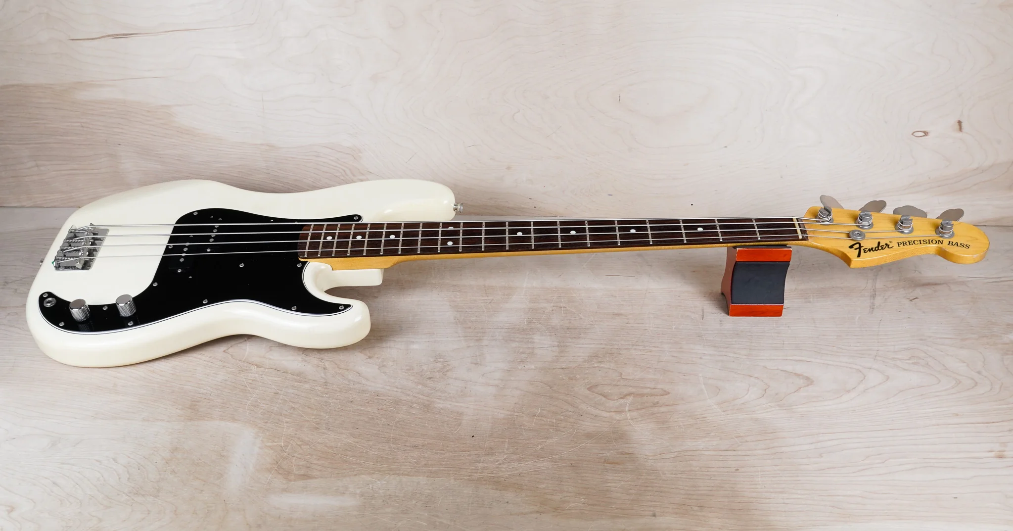Fender PB-70 Precision Bass '70 Reissue MIJ 2010 Olympic White Japan w/ Bag - Image 2