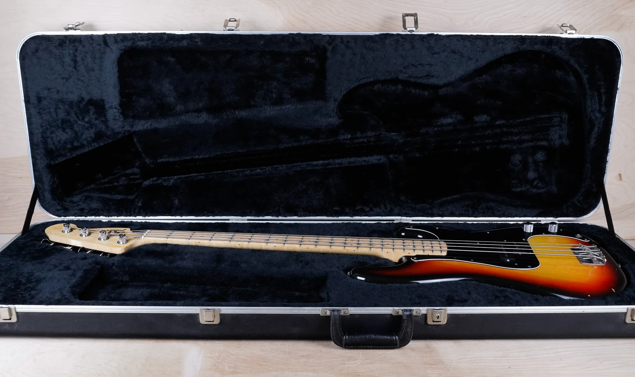 Fender Precision Bass 1977 Sunburst Vintage USA w/ OHSC - Image 2