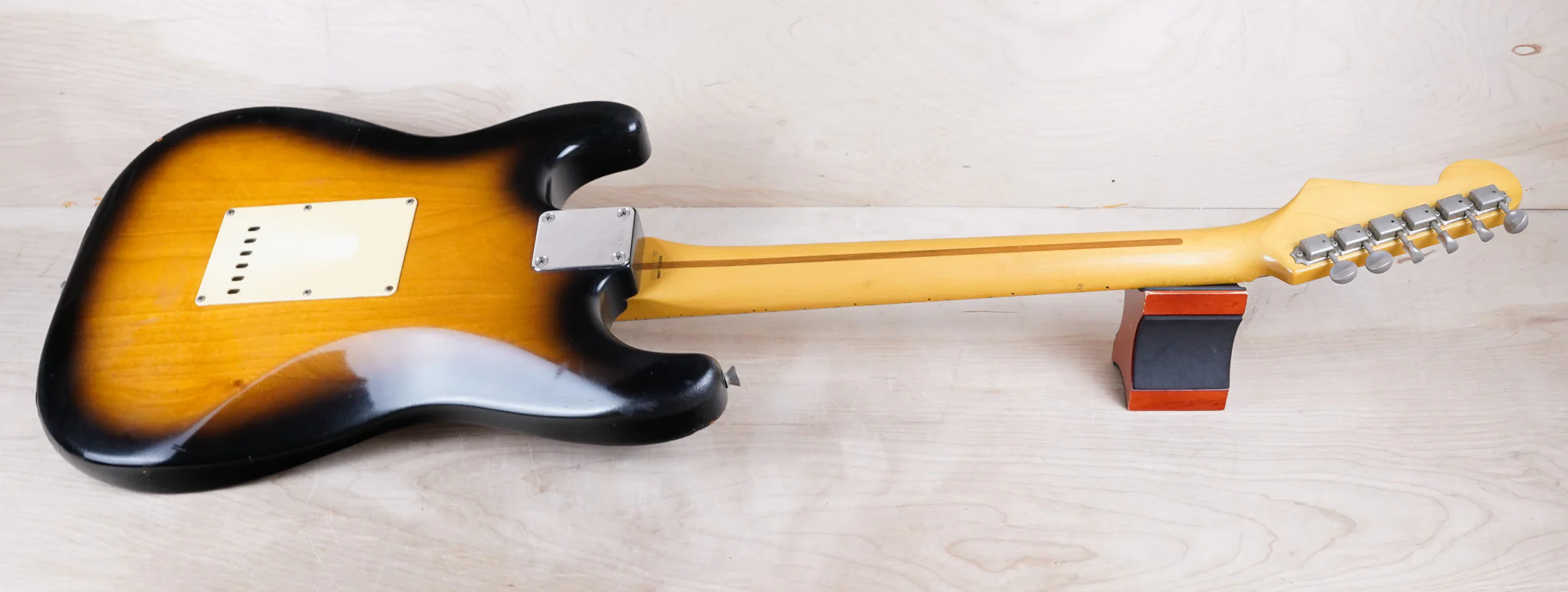 Fender ST57-900 (ST57-115) '57 Stratocaster Reissue MIJ 1991 Tobacco Sunburst Lacquer Finish USA Pickups Made in Japan Vintage w/ Hard Case - Image 11