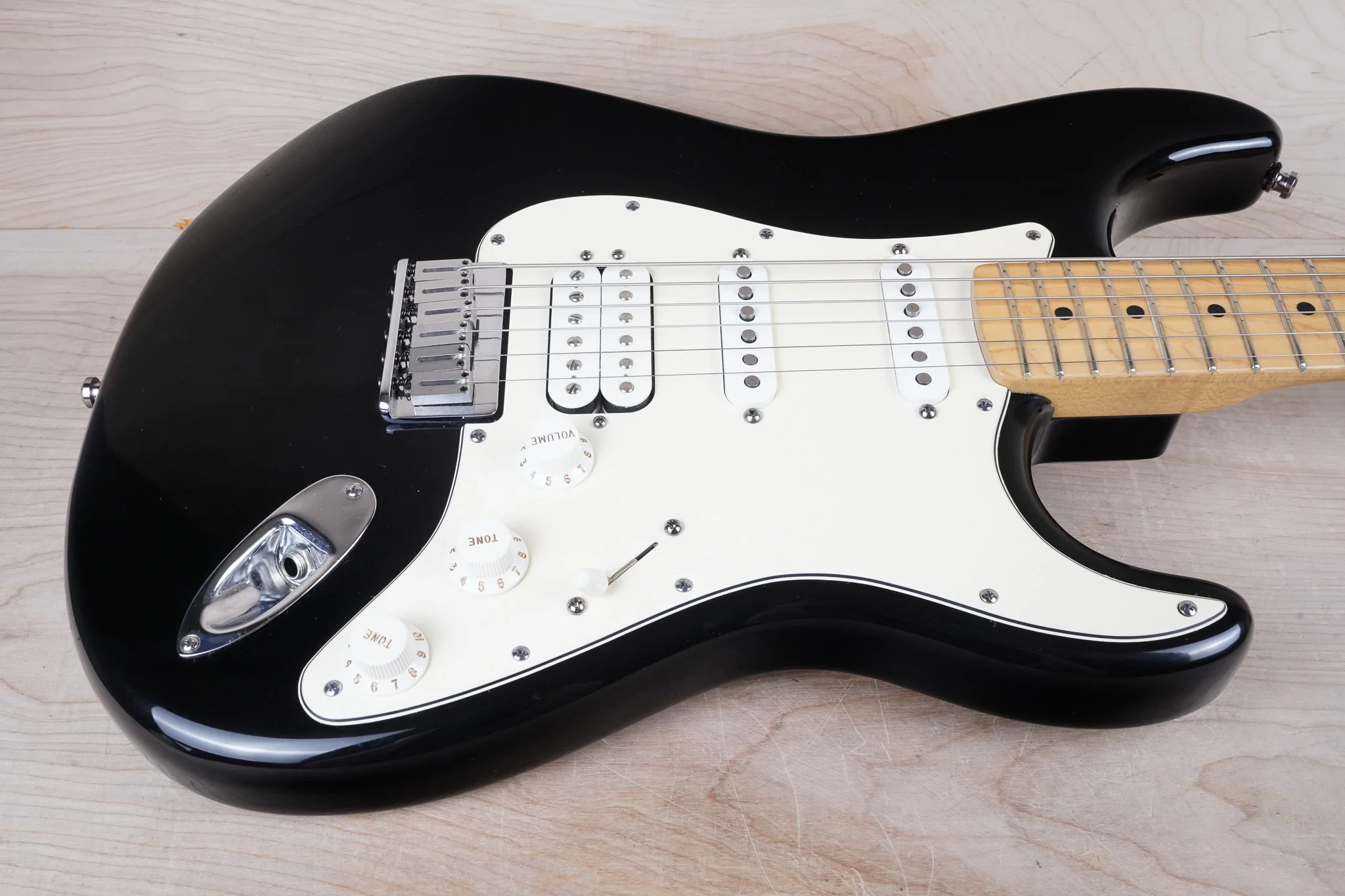 Fender Subsonic Baritone Stratocaster HSS 2000 Black 27" Scale w/ OHSC - Image 5