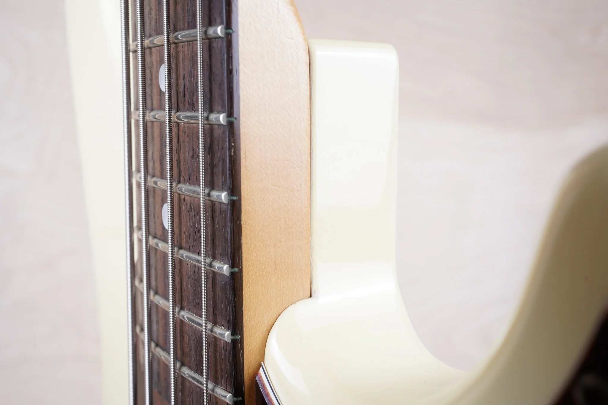 G&L Tribute Series SB-2 Bass MIJ 2000 Vintage White Made in Japan w/ Bag - Image 19