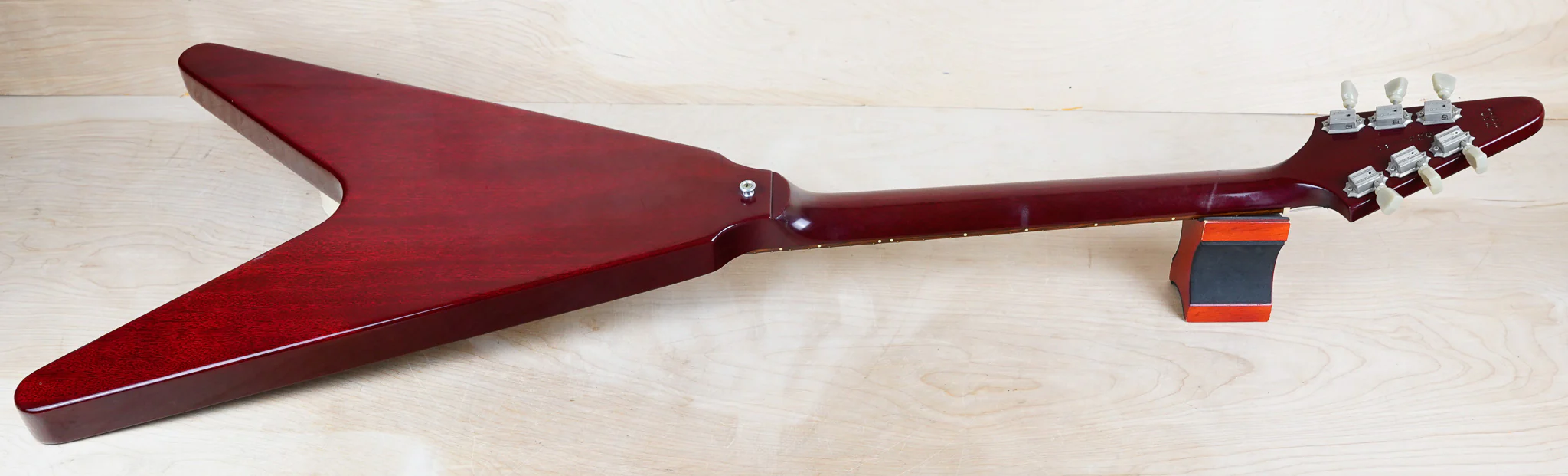 Gibson Flying V '67 2000 Cherry Yamano Music w/ OHSC - Image 13