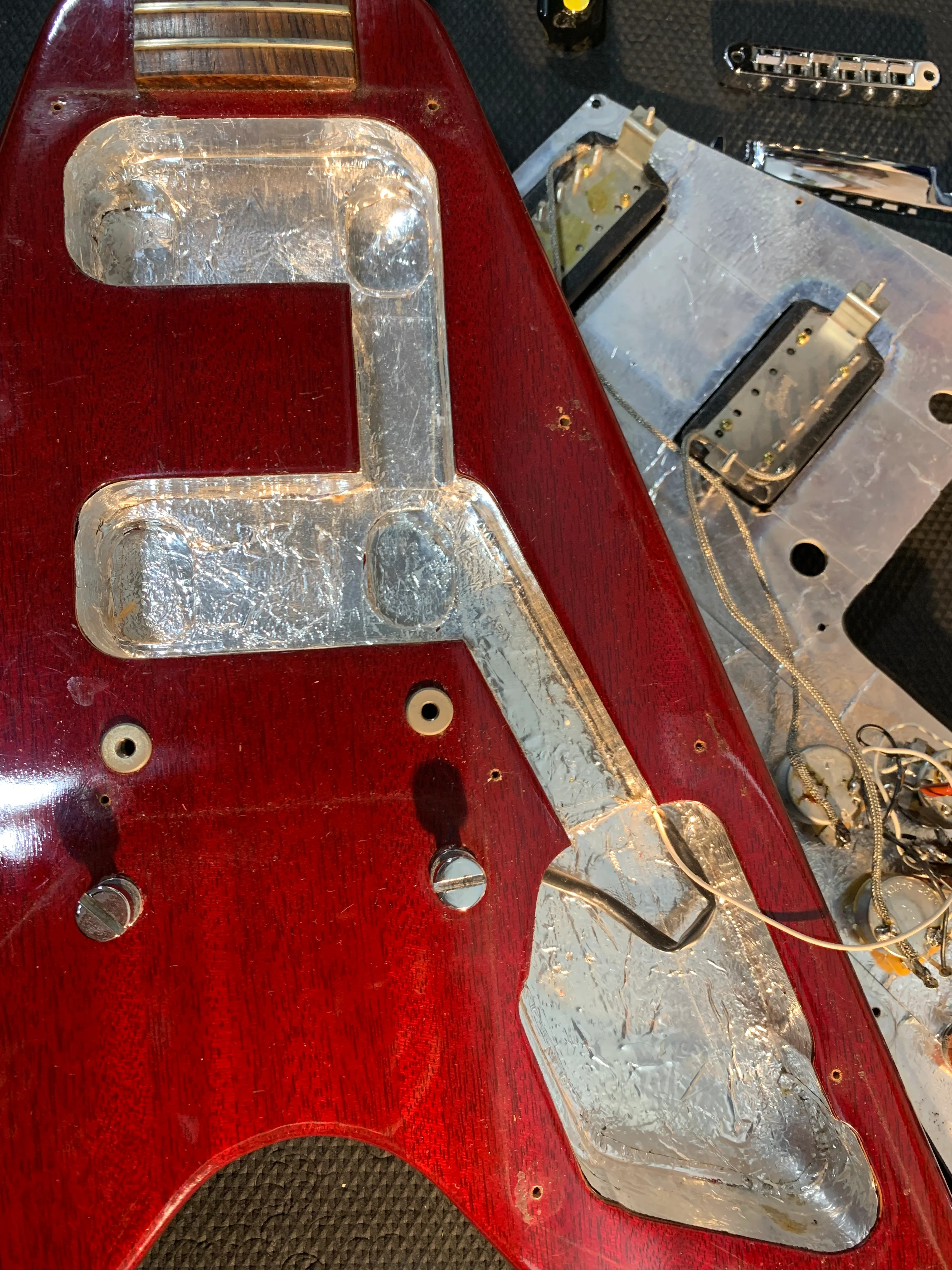 Gibson Flying V '67 2000 Cherry Yamano Music w/ OHSC - Image 22