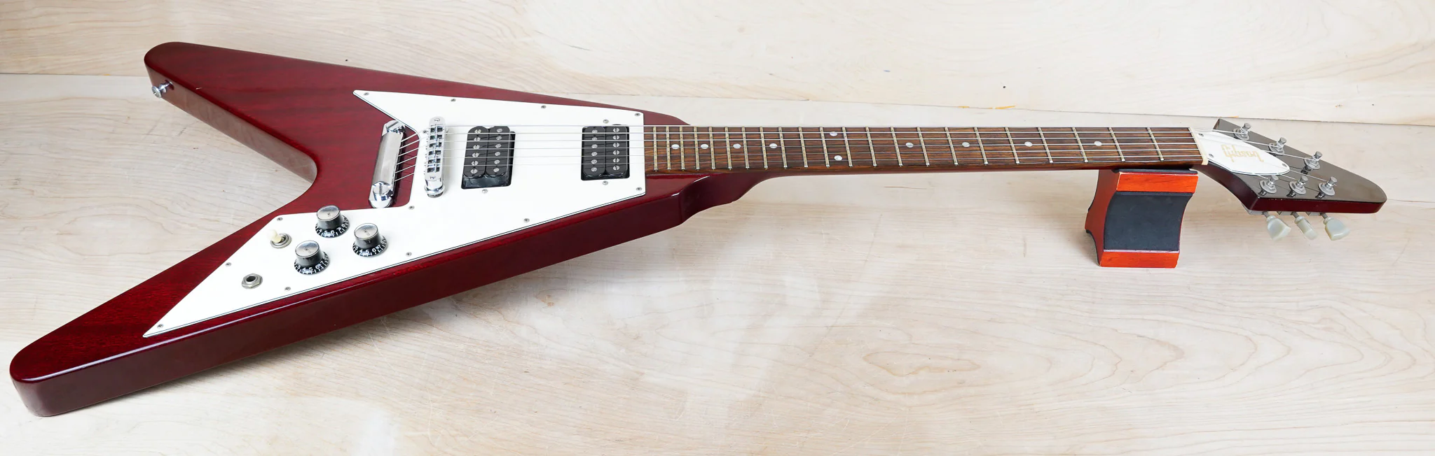 Gibson Flying V '67 2000 Cherry Yamano Music w/ OHSC - Image 3