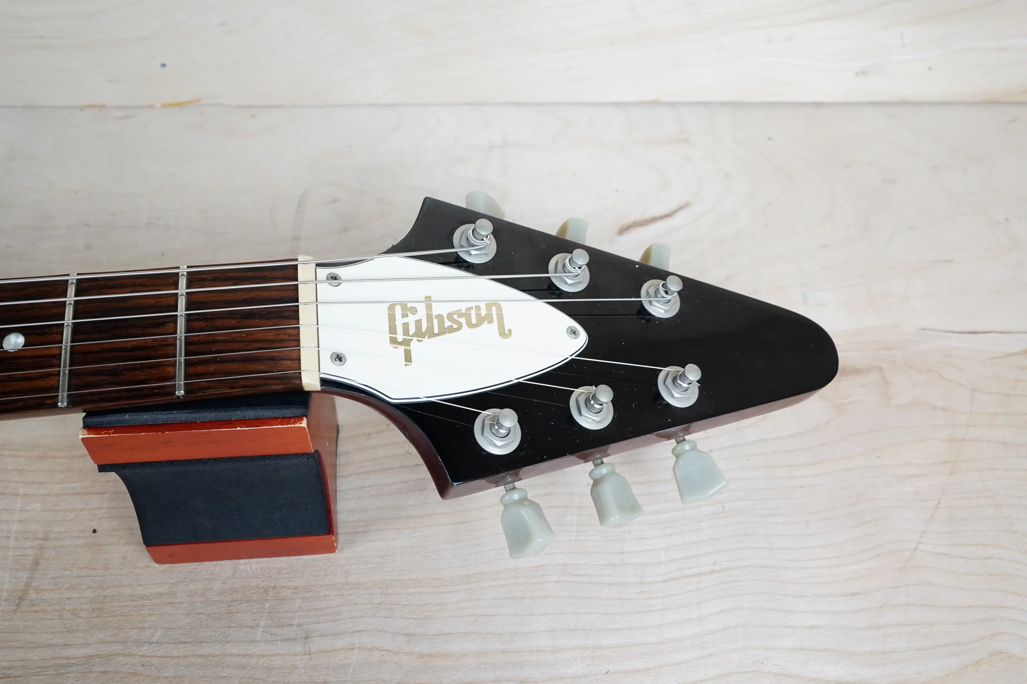 Gibson Flying V '67 2000 Cherry Yamano Music w/ OHSC - Image 4