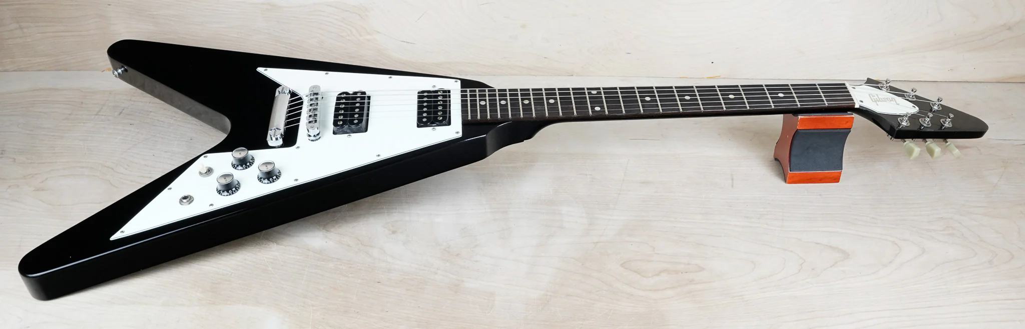 Gibson Flying V Factor X 2005 Ebony '67 Reissue w/ Bag - Image 2