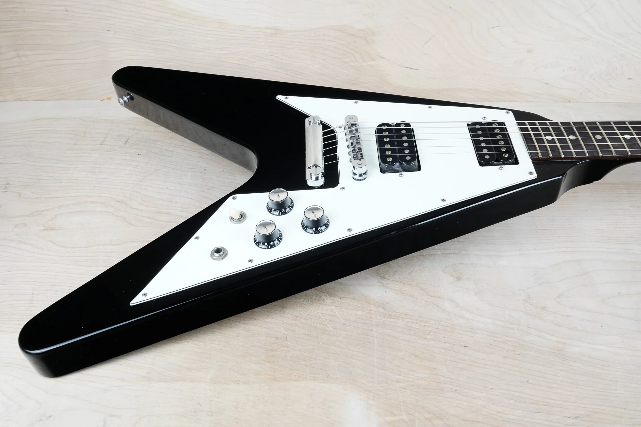 Gibson Flying V Factor X 2005 Ebony '67 Reissue w/ Bag - Image 7