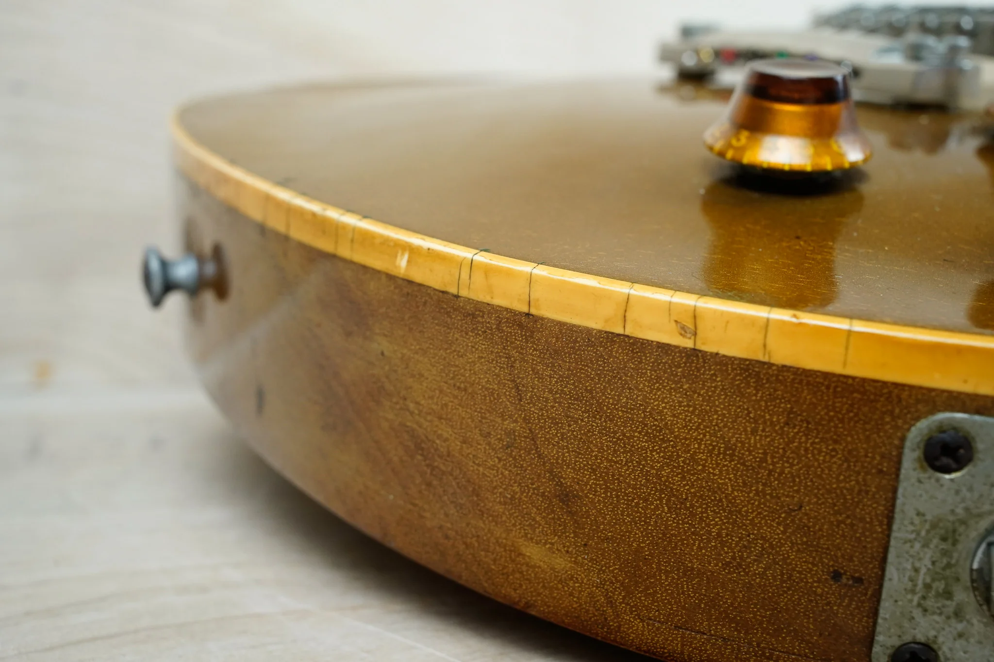 Gibson Heritage Series Standard-80 1982 Gold Top Vintage Tim Shaw PAFs w/ OHSC - Image 8
