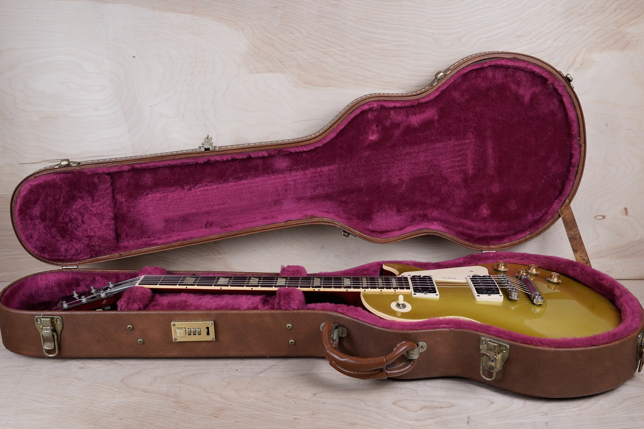 Gibson Les Paul 1960 Classic 1998 Goldtop Refinish w/ OHSC - Image 26