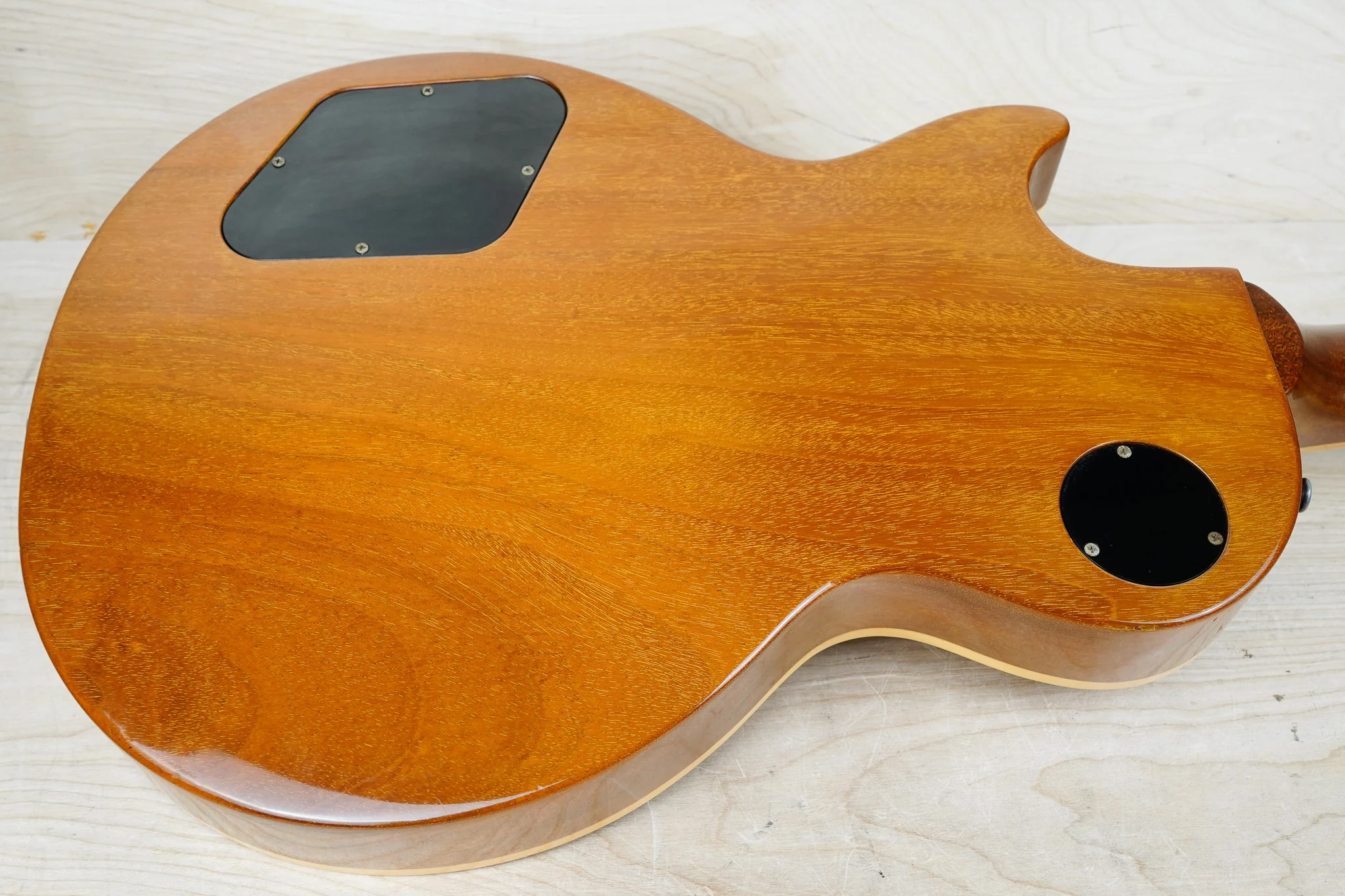 Gibson Les Paul Classic Premium Plus 1995 Translucent Amber w/ OHSC - Image 14