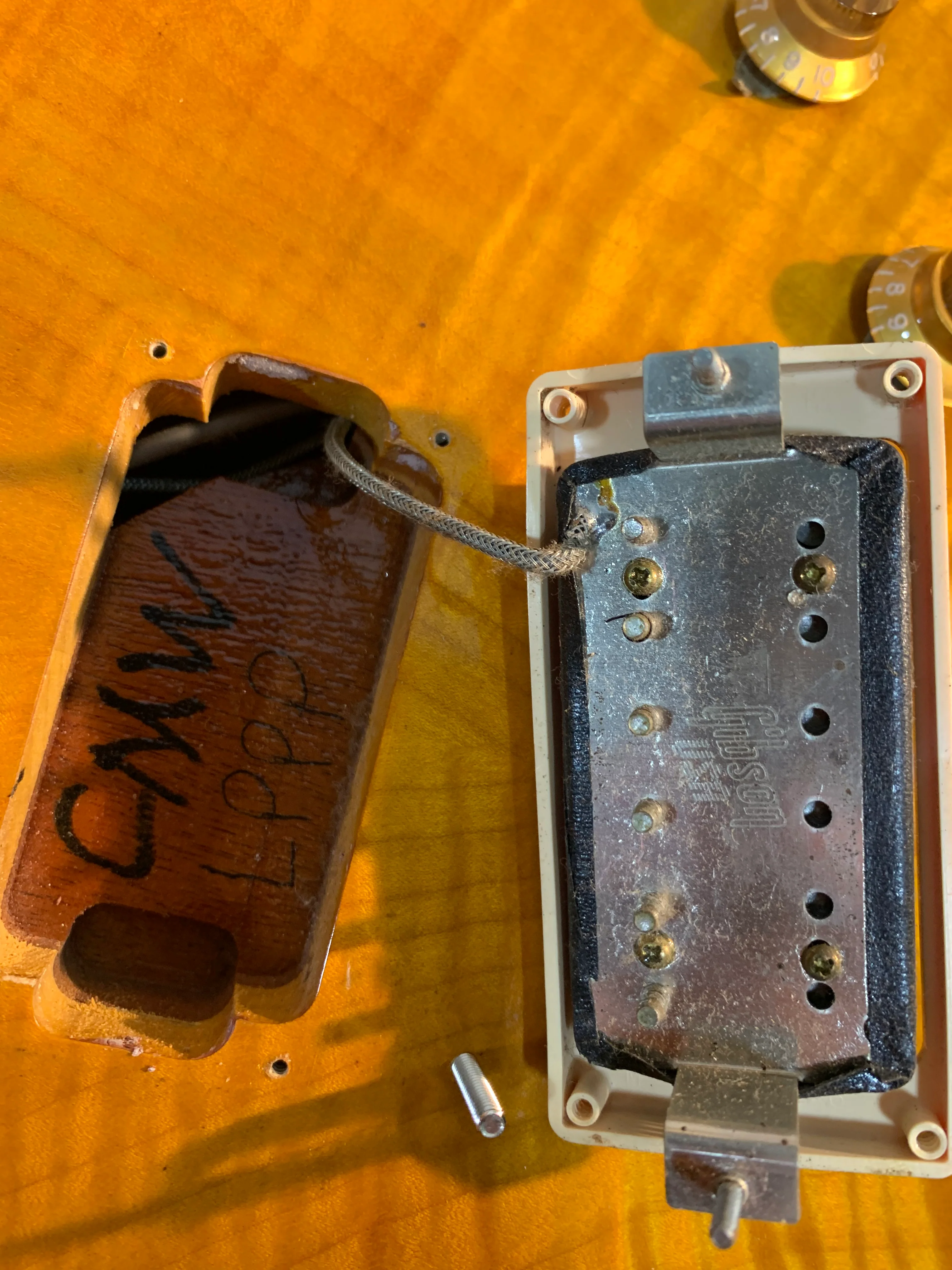 Gibson Les Paul Classic Premium Plus 1995 Translucent Amber w/ OHSC - Image 22