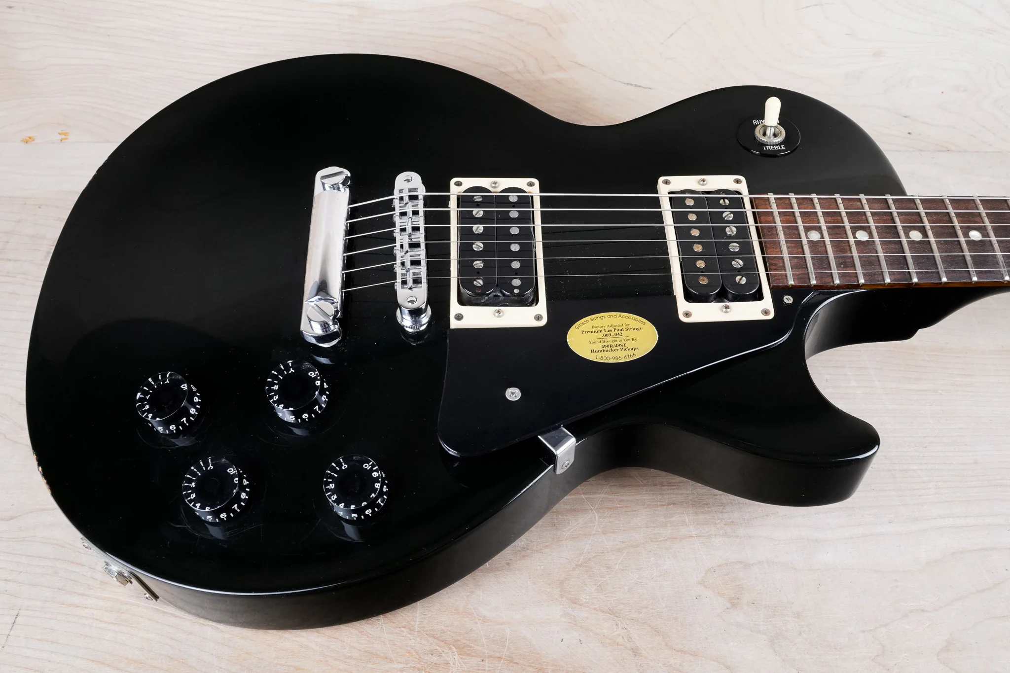 Gibson Les Paul Studio 1999 Ebony w/ Bag - Image 4