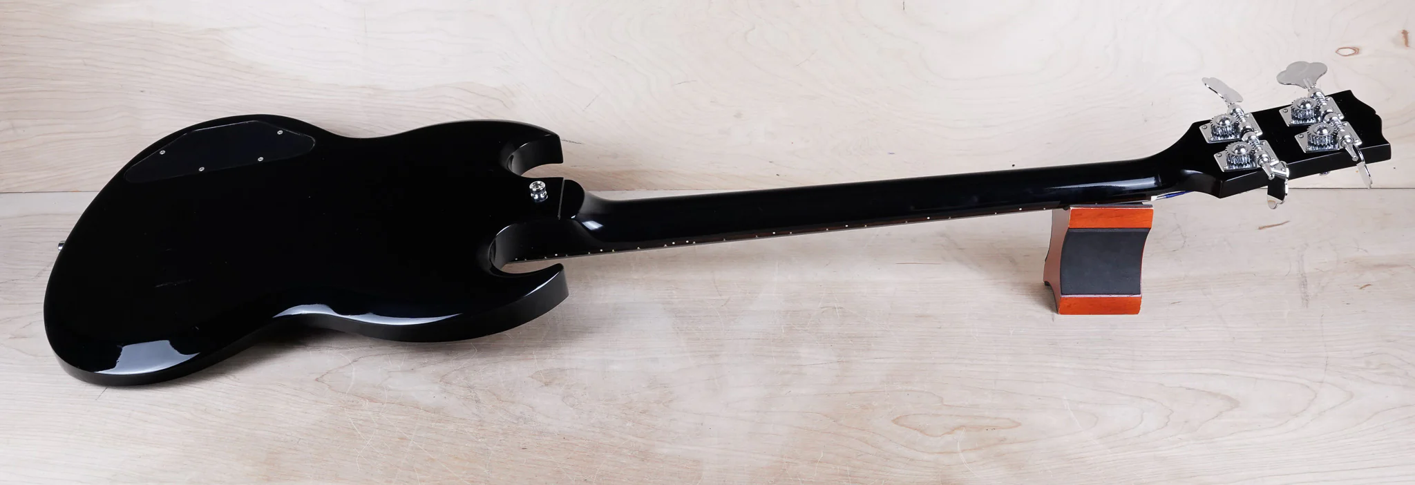 Gibson SG Standard Bass 2005 Ebony w/ OHSC - Image 11