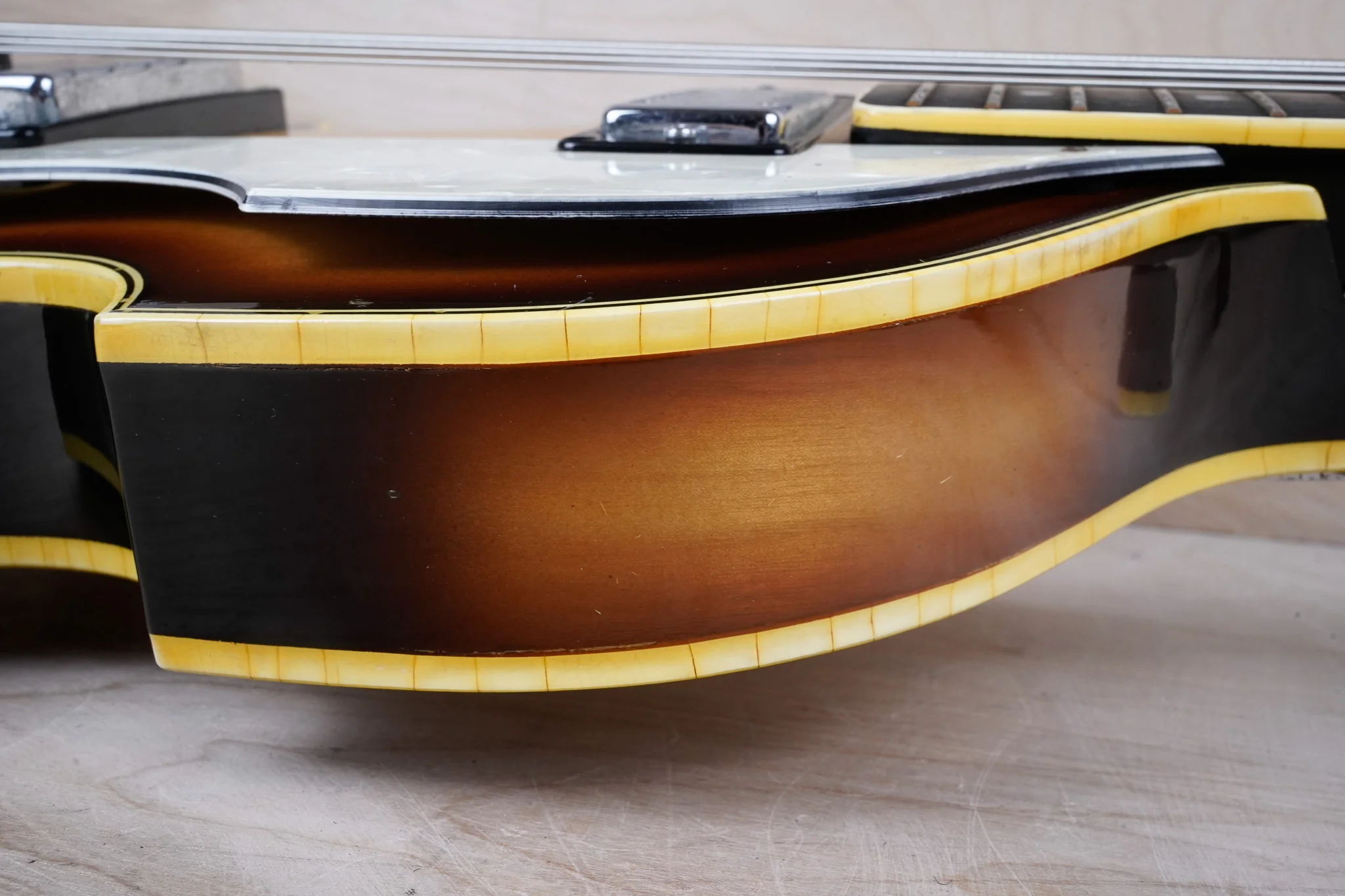 Greco VB-360 Violin Bass MIJ Vintage 1970s Sunburst Maxon Pickups w/ OHSC - Image 7