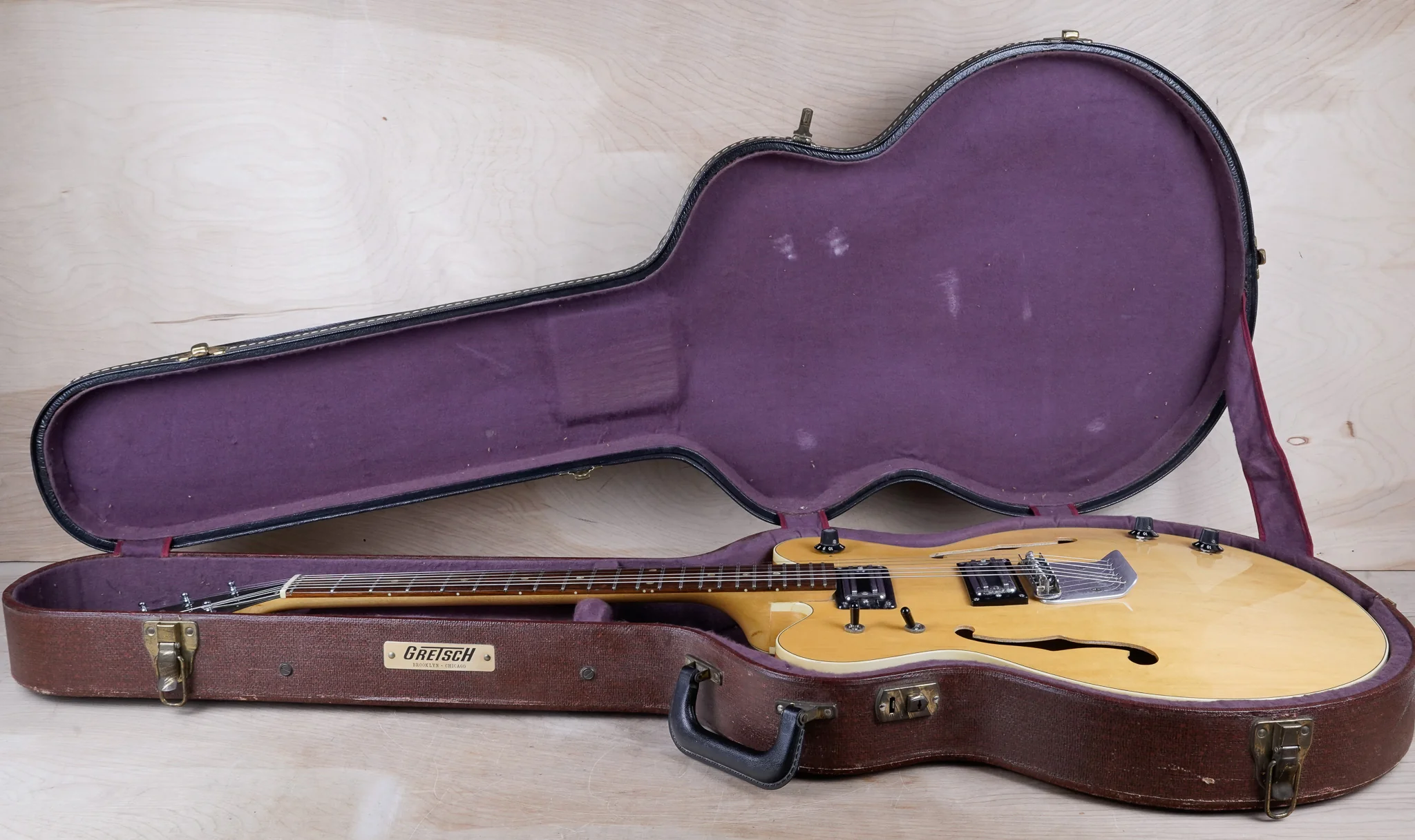 Gretsch 7607 Broadkaster Hollow Body 1975 Natural Filter'Tron Pickups Vintage USA w/ OHSC - Image 2
