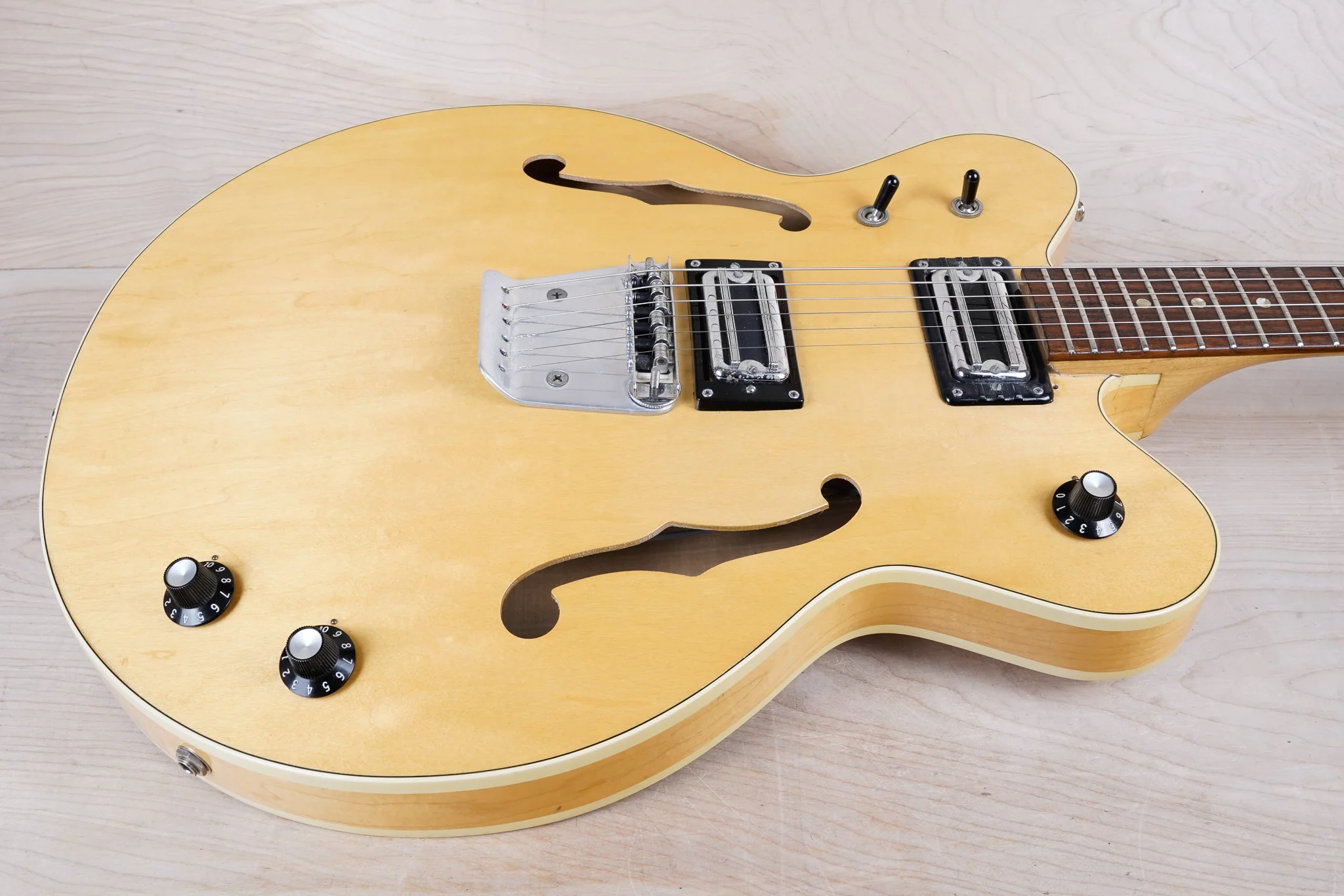 Gretsch 7607 Broadkaster Hollow Body 1975 Natural Filter'Tron Pickups Vintage USA w/ OHSC - Image 5
