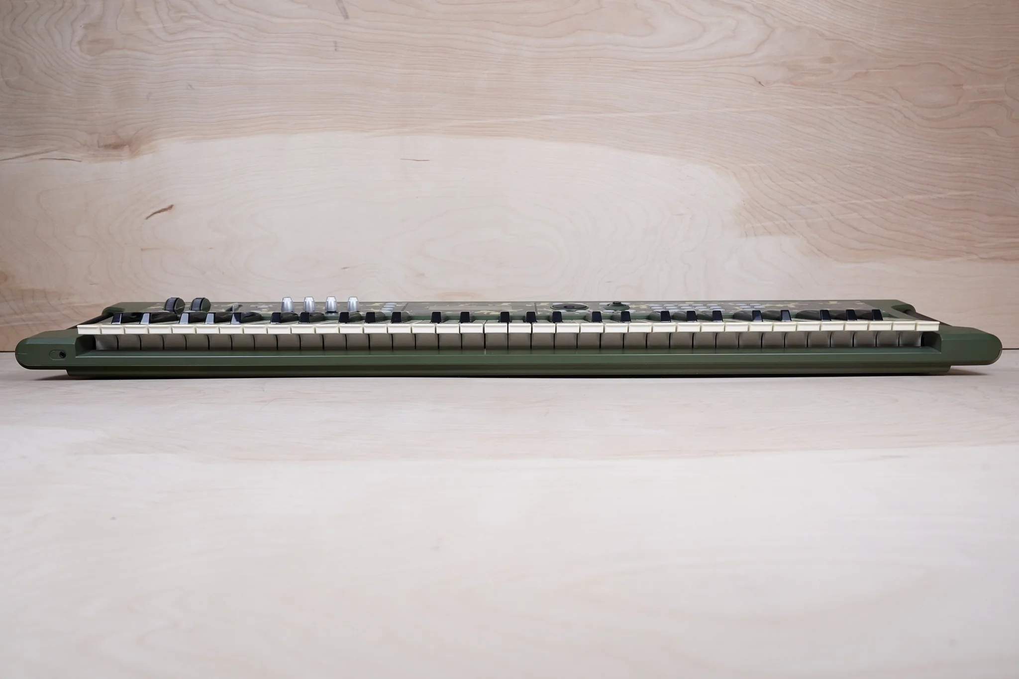 KORG X50-CF Camouflage Limited Edition w/ Bag, Manual - Image 3