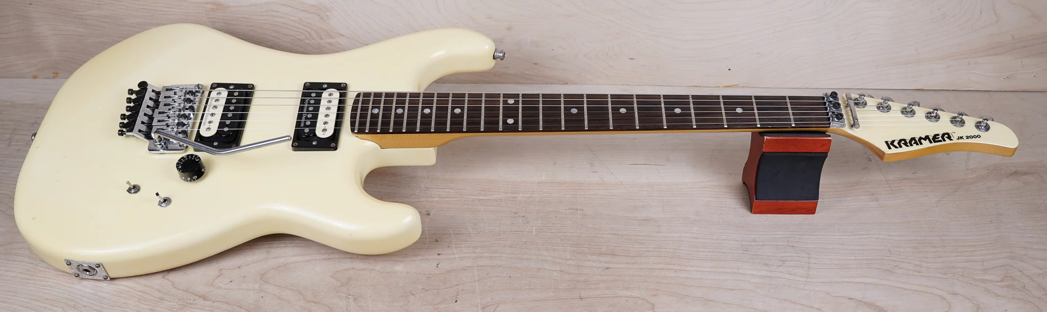 Kramer JK2000 MIJ 1980's White Original Floyd Rose Seymour Duncan Pickups Japan w/ Bag - Image 2