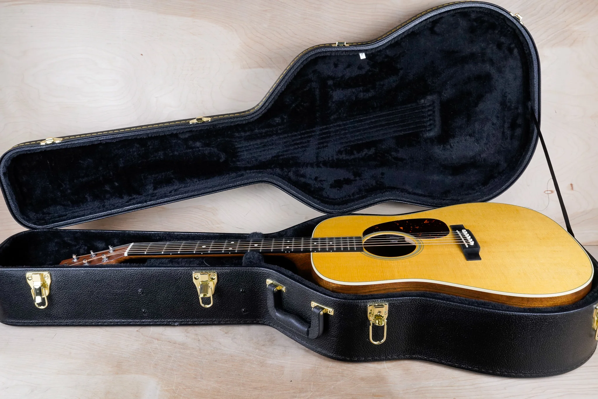 Martin D Special 16 Dreadnought A/E 2018 Natural USA Nazareth PA w/ Hard Case, Paperwork - Image 3