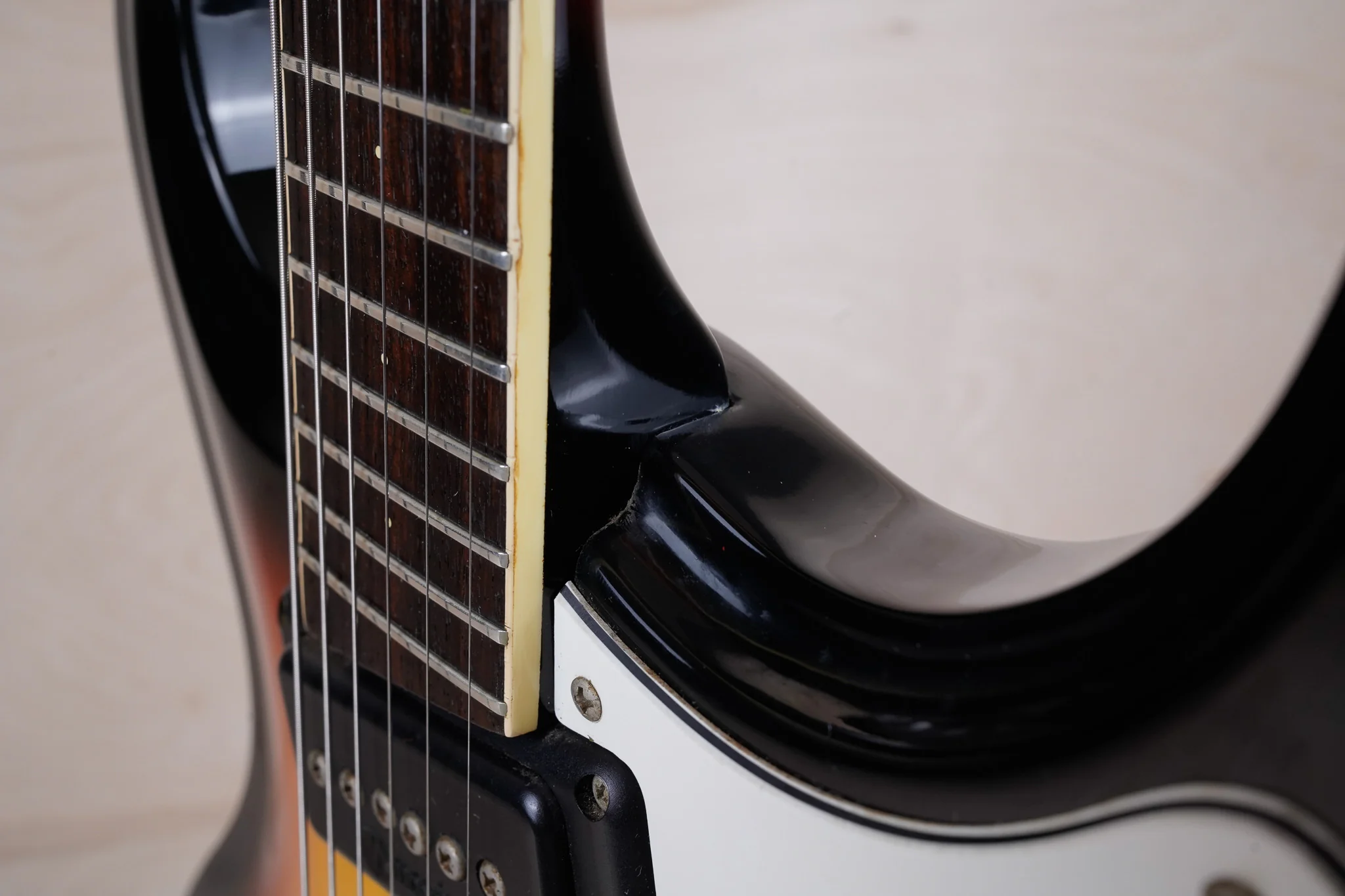 Mosrite The Ventures Model  '65 Reissue Guitar MIJ 1990s Sunburst Made in Japan Moseley Tremolo w/ OHSC - Image 14