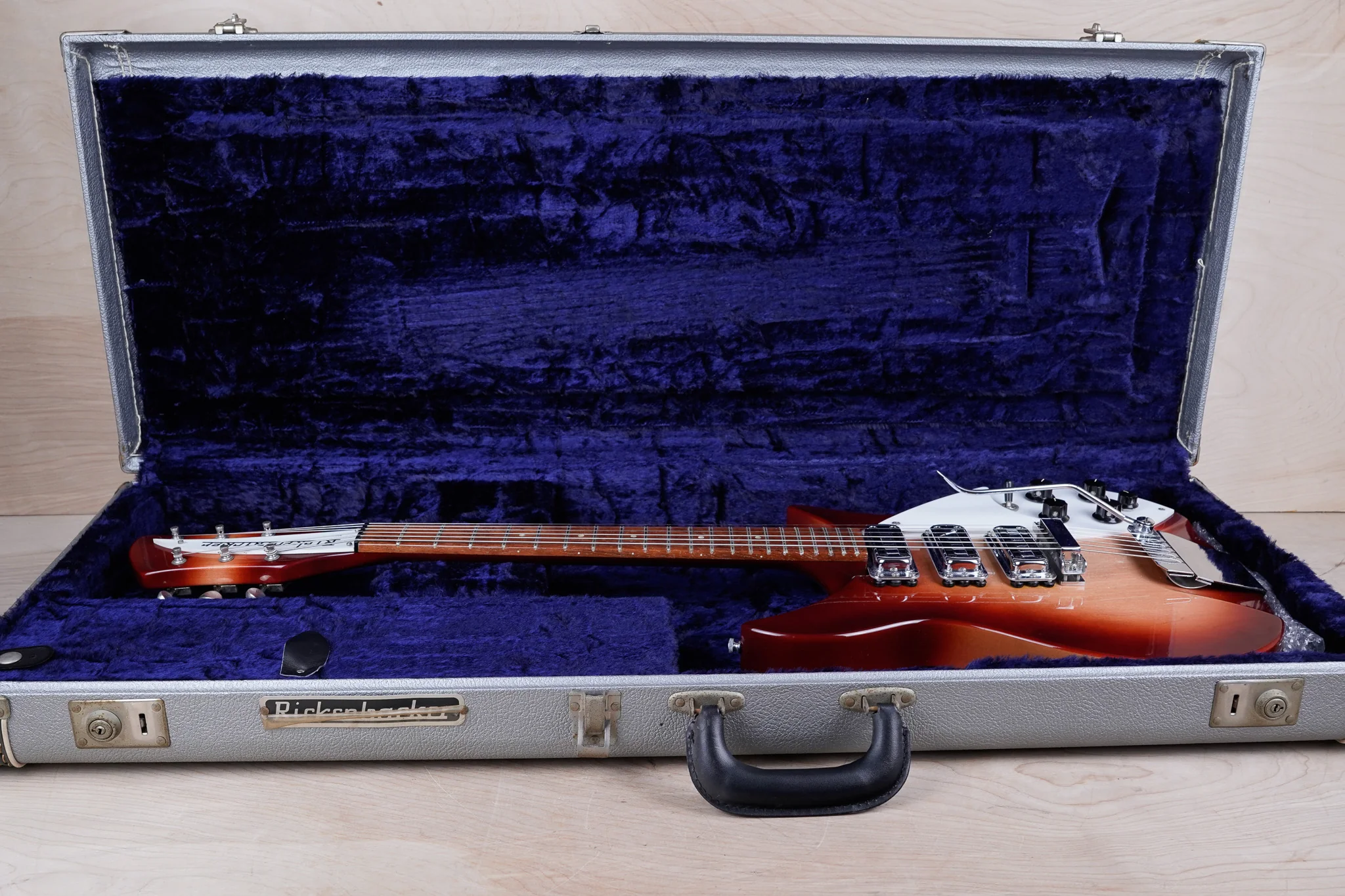 Rickenbacker 325-V63 1996 Fireglo w/ OHSC - Image 2