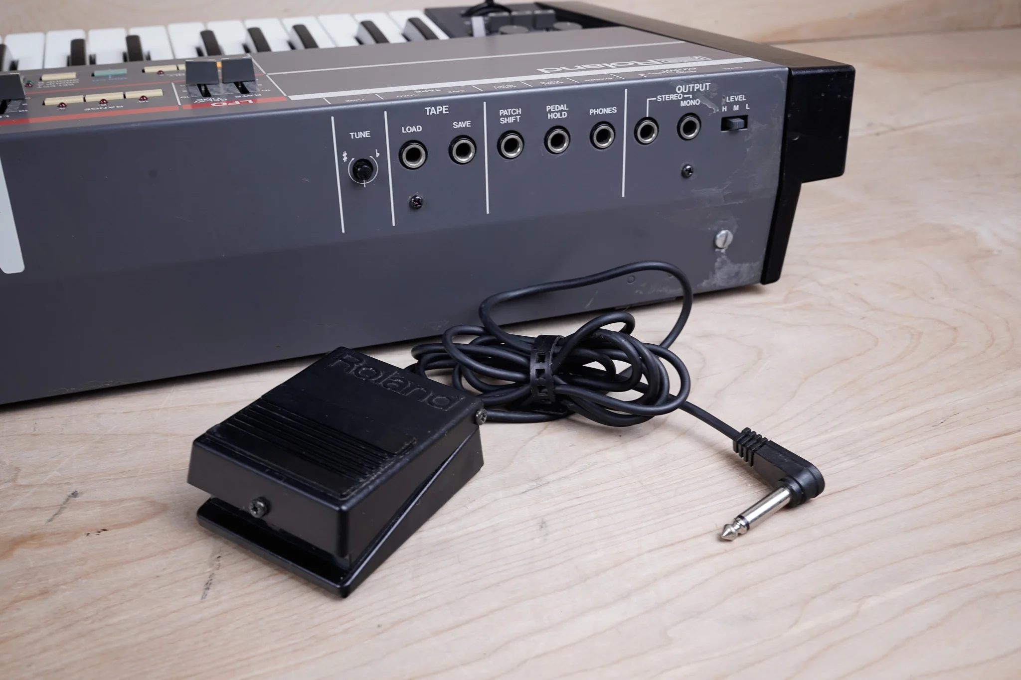 Roland Juno-106 61-Key Programmable Polyphonic Synthesizer 1984 w/ Foot Pedal - Image 22