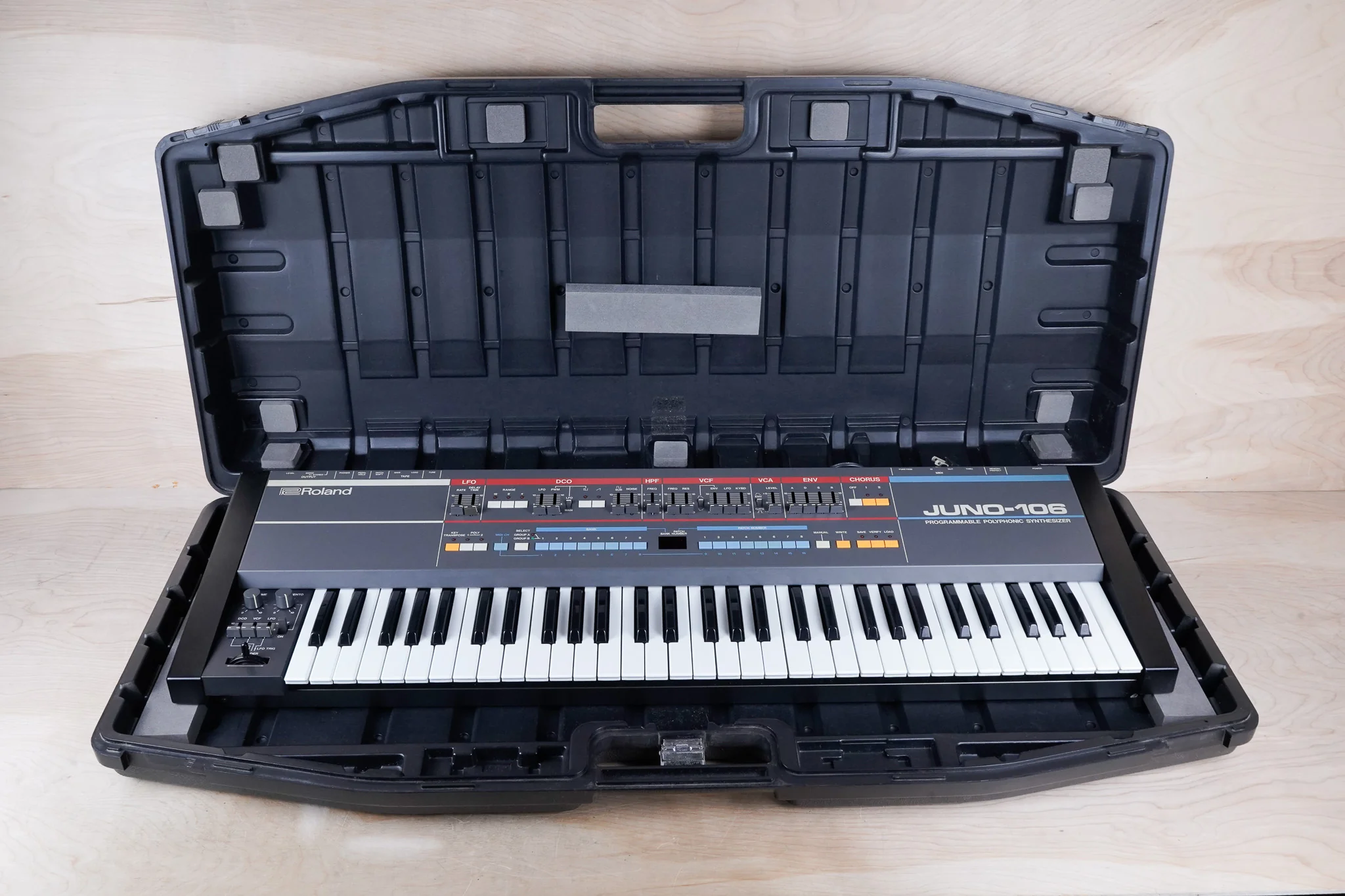 Roland Juno-106 61-Key Programmable Polyphonic Synthesizer 1984 w/ Hard Case - Image 2