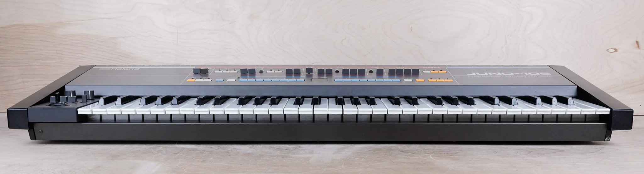 Roland Juno-106 61-Key Programmable Polyphonic Synthesizer 1984 w/ Hard Case - Image 4