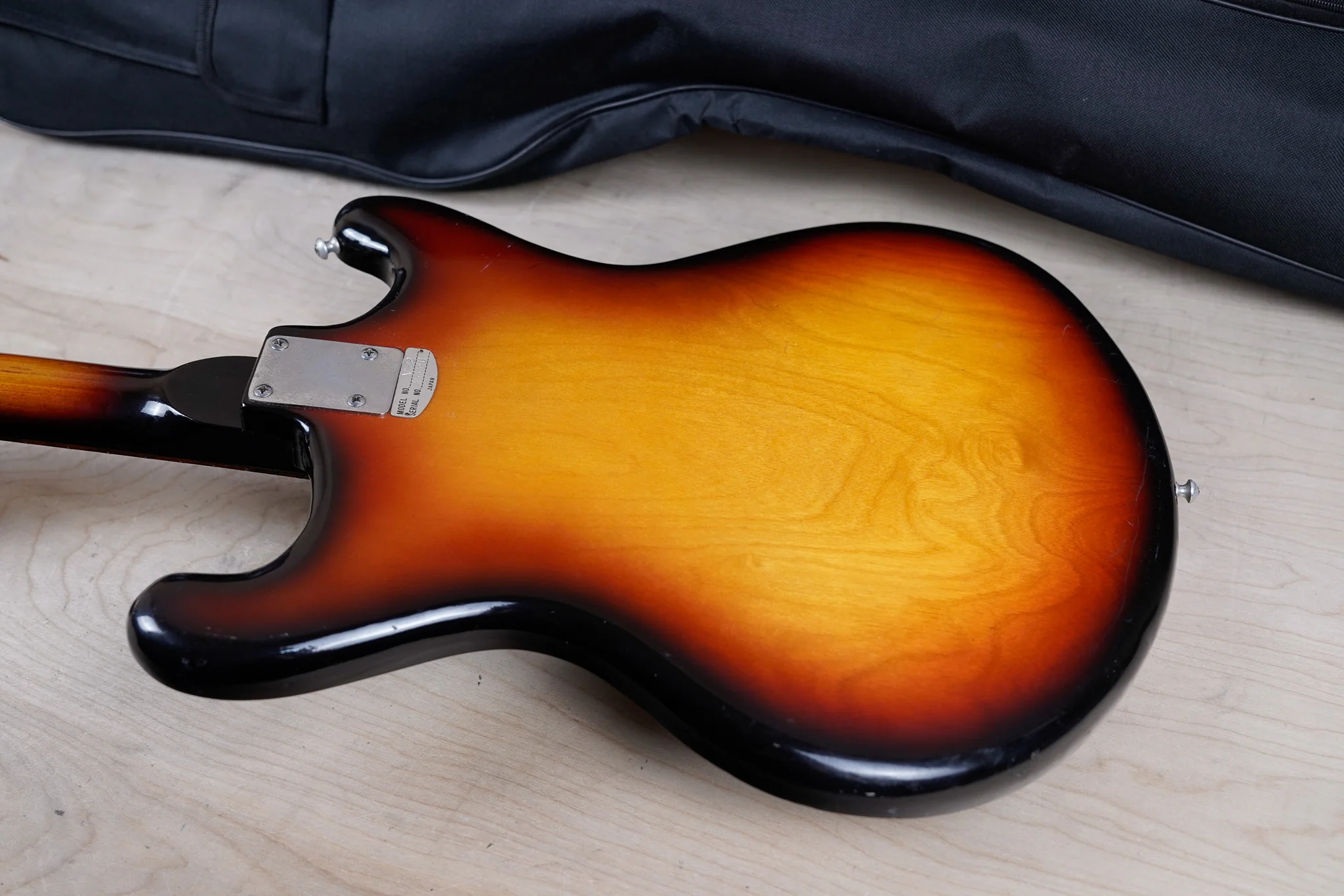 Teisco V-2 MIJ 1960's Sunburst Vintage Made in Japan w/ Bag - Image 14