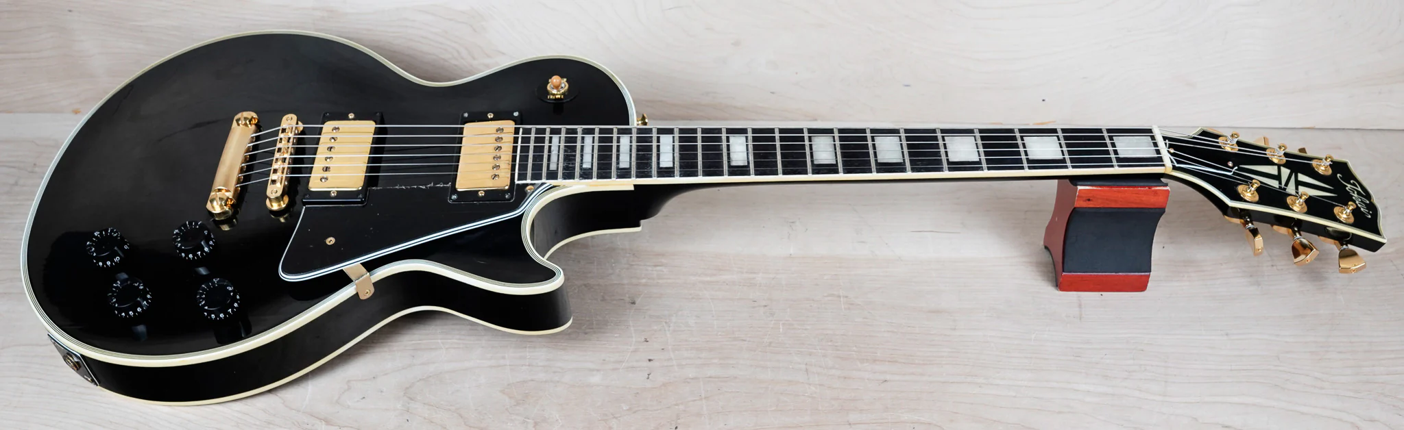 Tokai Love Rock Custom LC-60 MIJ 1996 Black Japan w/ OHSC - Image 3