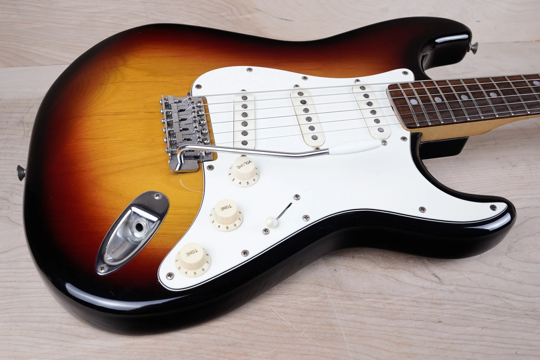 Tokai Silver Star SS60-YSR 1982 Sunburst Vintage Made in Japan MIJ w/ Bag - Image 3